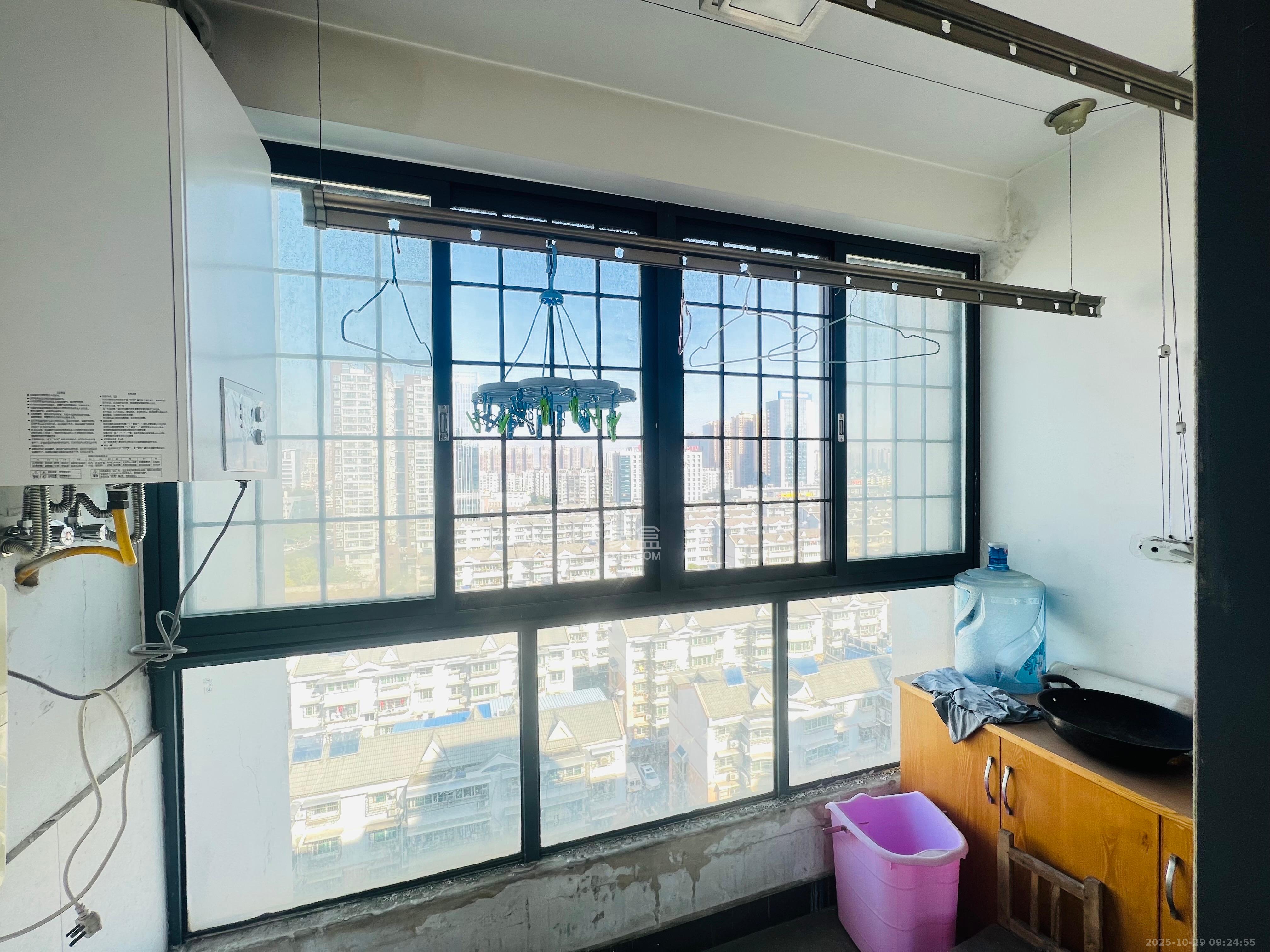 西子花苑 3室2厅2卫 3000.0元/月 西子花苑 3室2厅2卫 3000.0元/月室内图