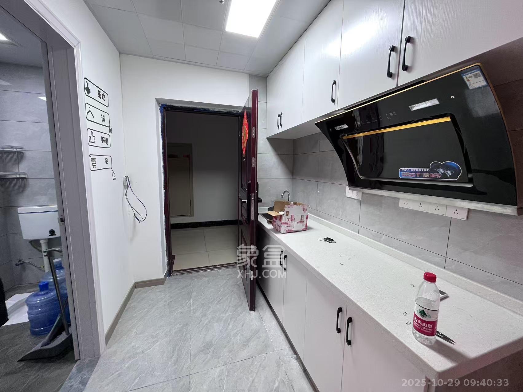 中建悦和城  1室1厅1卫    1400.0元/月室内图