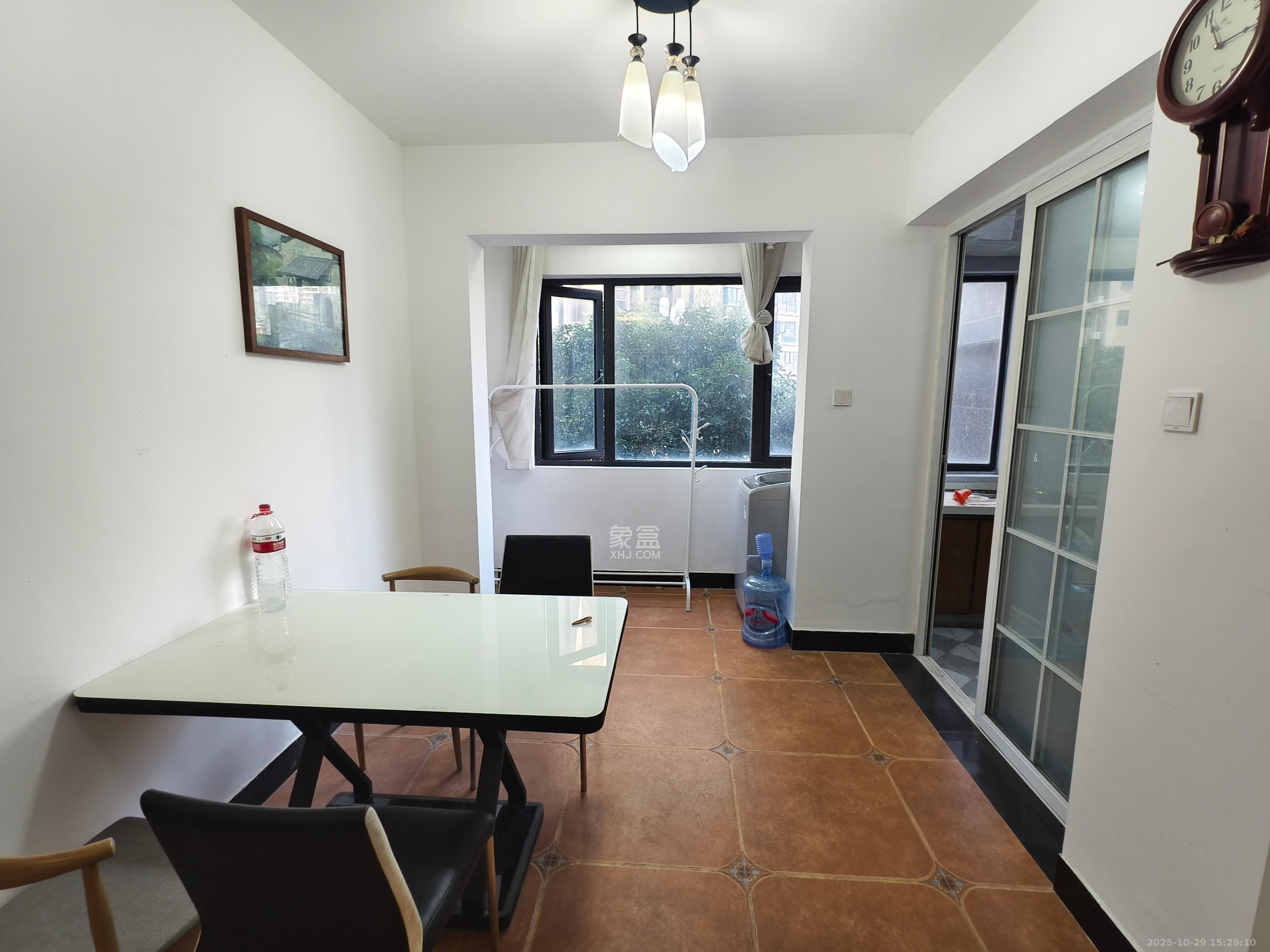 勤诚达境界城  3室2厅2卫    2000.0元/月