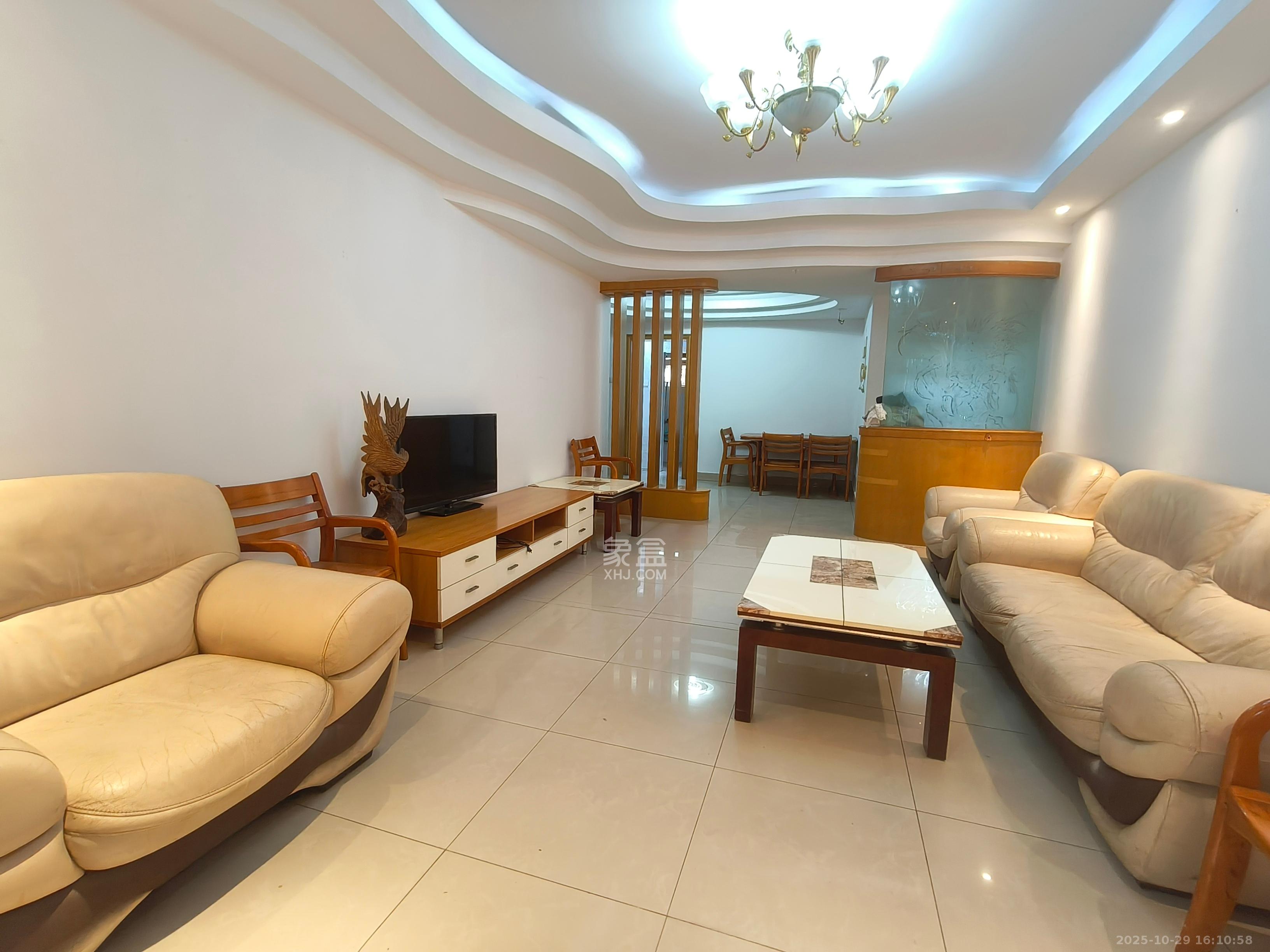 香樟路省委党校 4室2厅2卫 2000.0元/月 香樟路省委党校 4室2厅2卫 2000.0元/月室内图