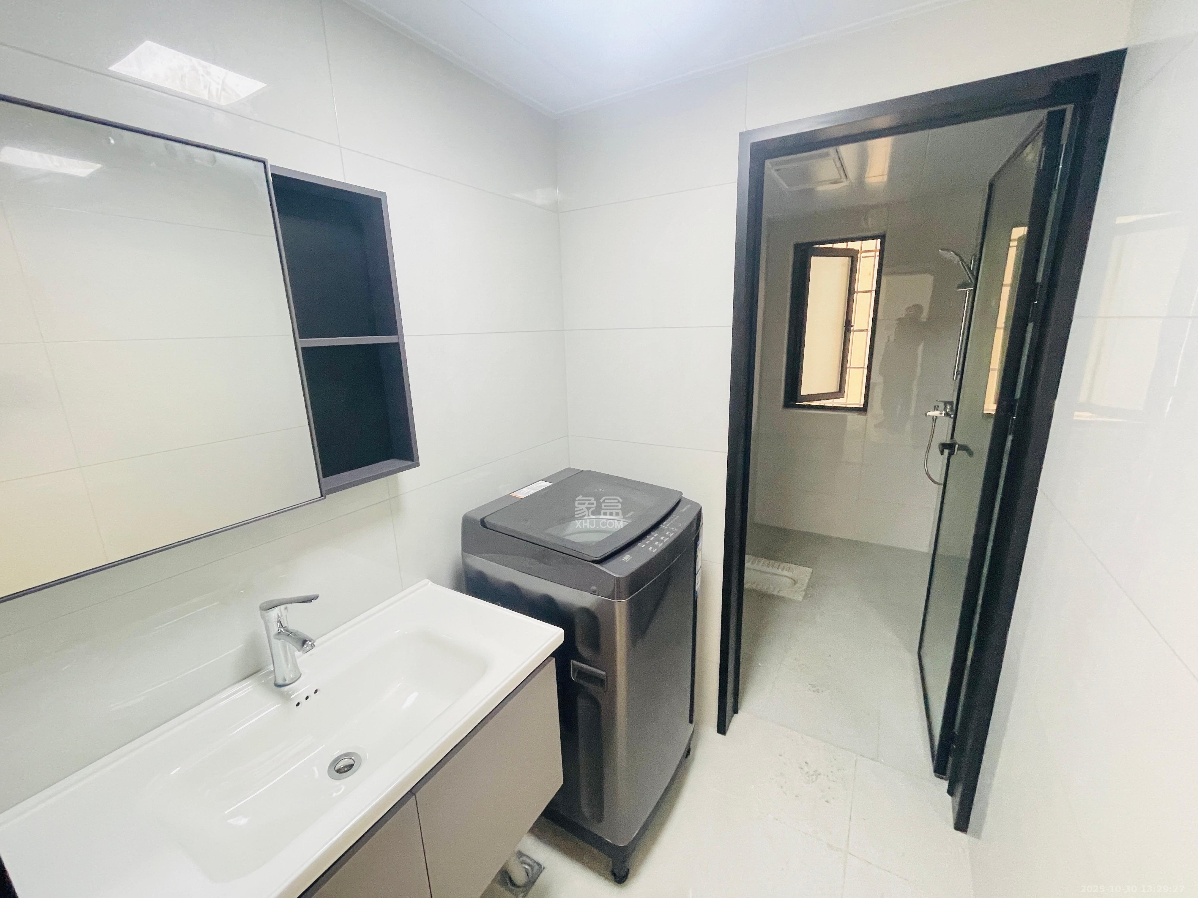 金石蓉园 4室2厅2卫 3400.0元/月 金石蓉园 4室2厅2卫 3400.0元/月室内图