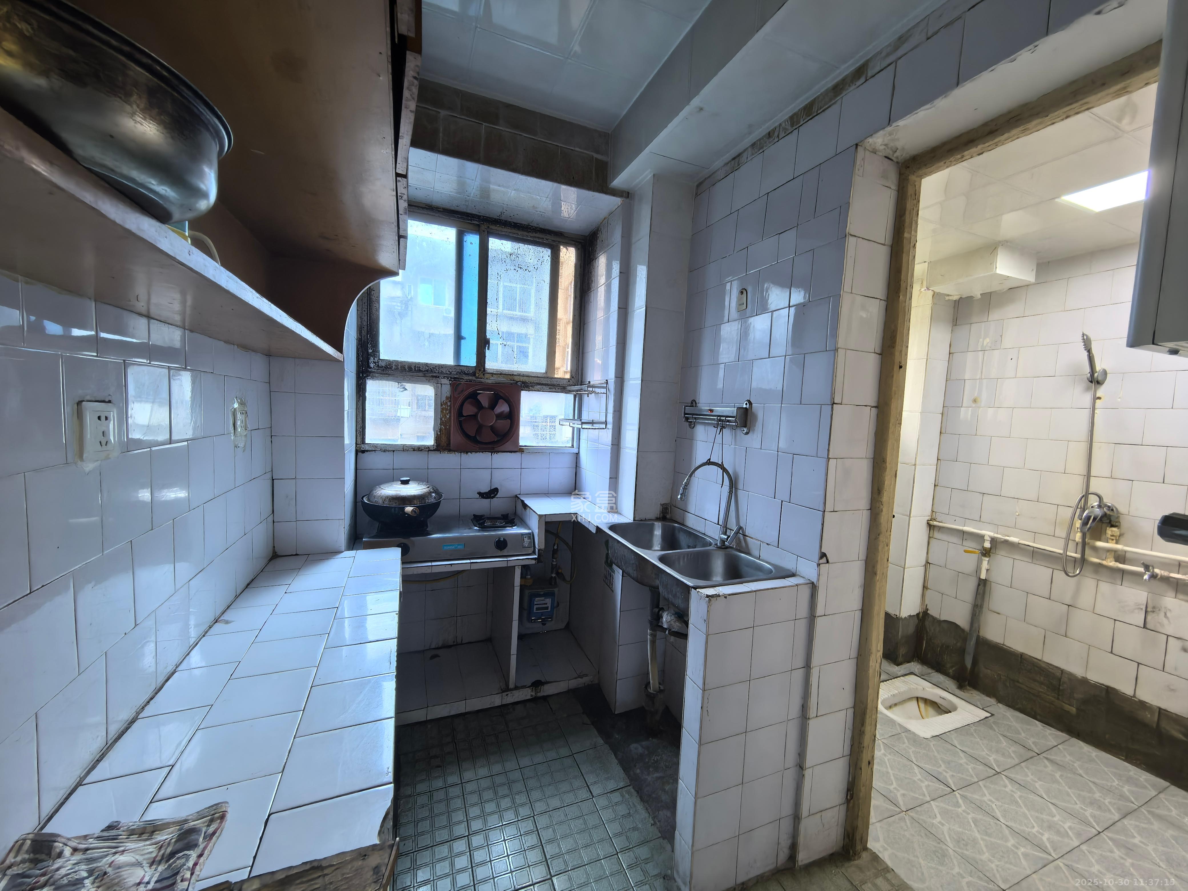 天凯东苑  2室2厅1卫    1700.0元/月室内图