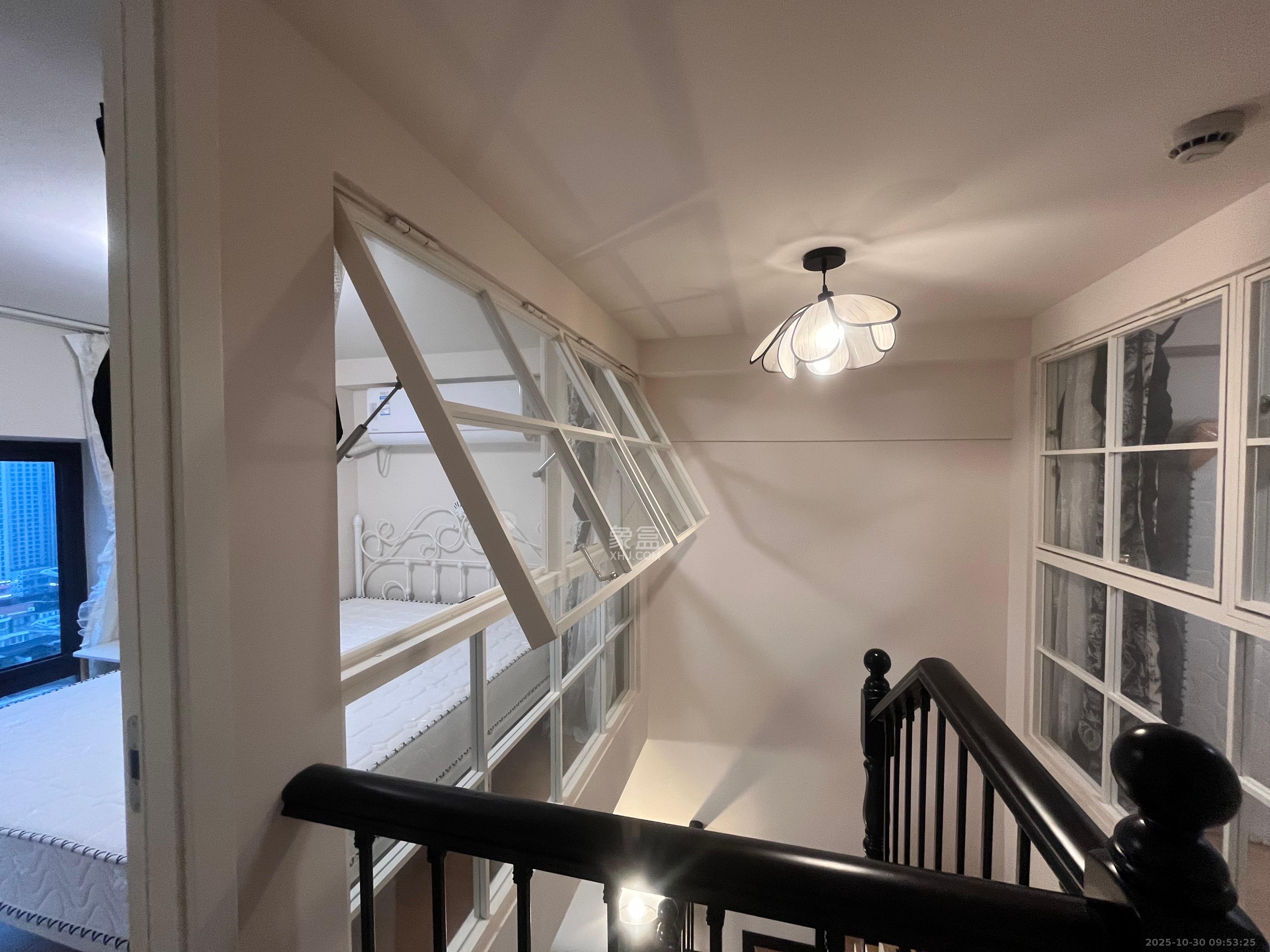 卓越江岸  2室1厅1卫    2800.0元/月室内图