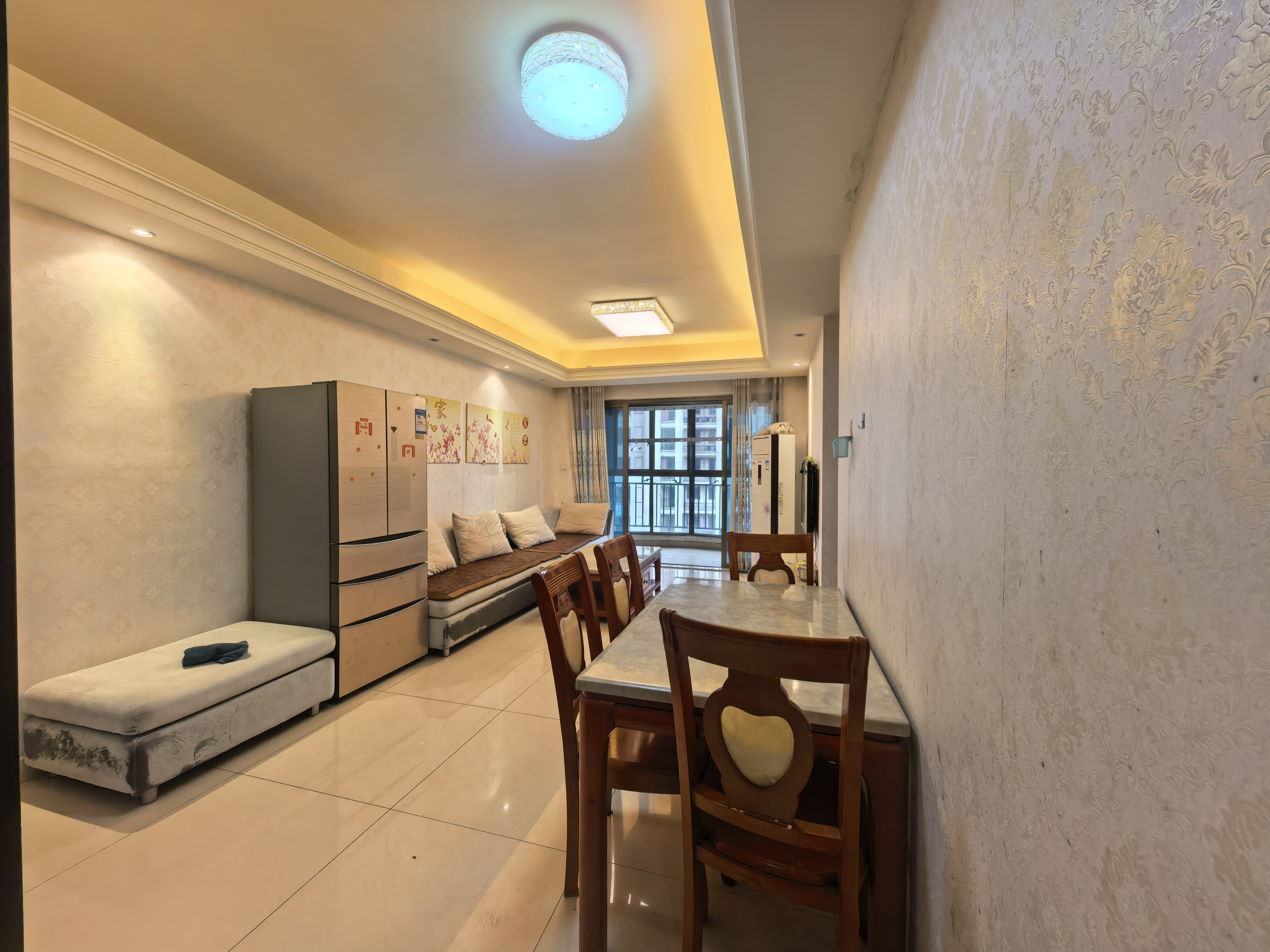 碧桂园  3室2厅1卫    1400.0元/月室内图