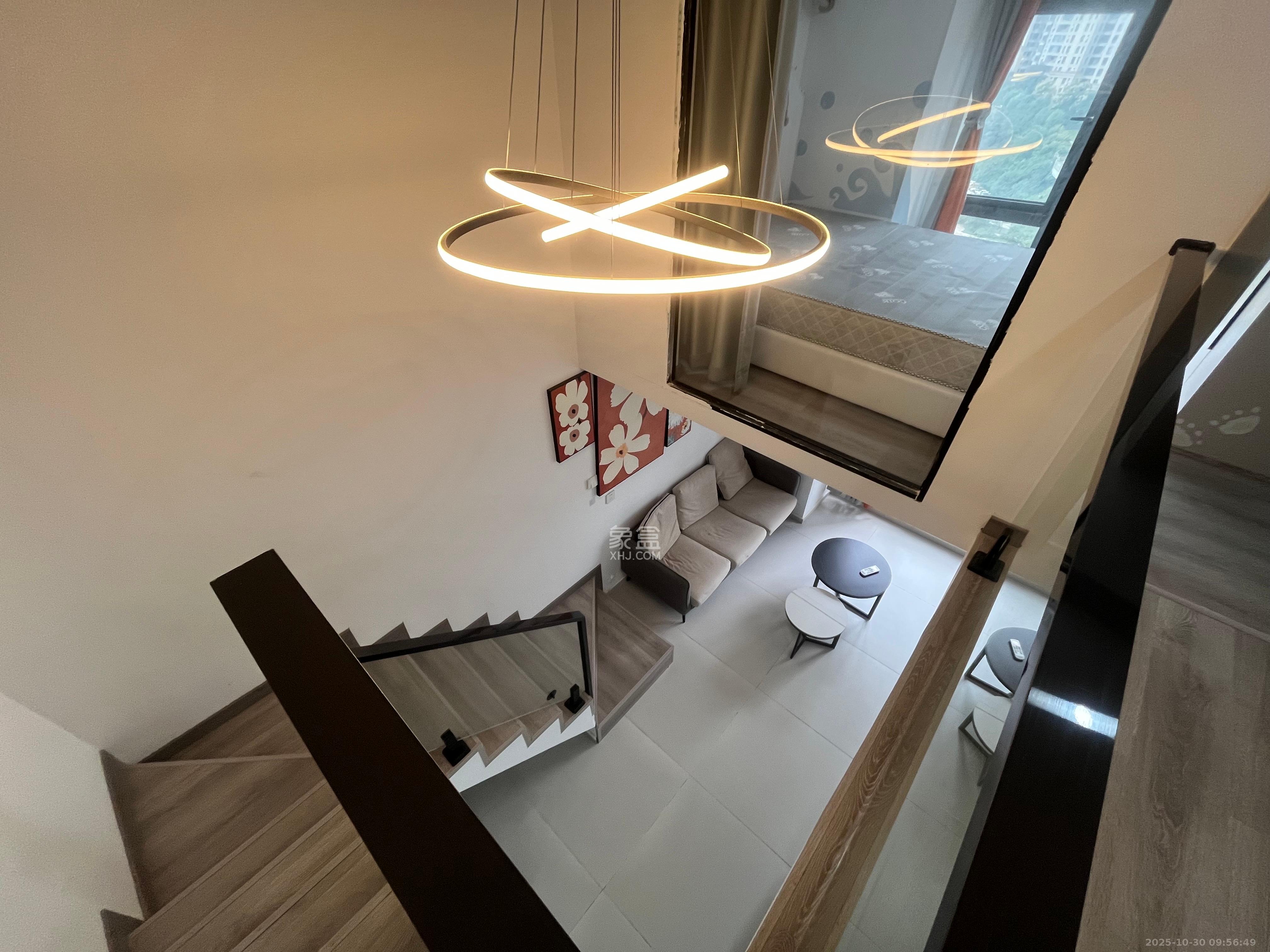 卓越江岸  2室1厅1卫    2300.0元/月室内图