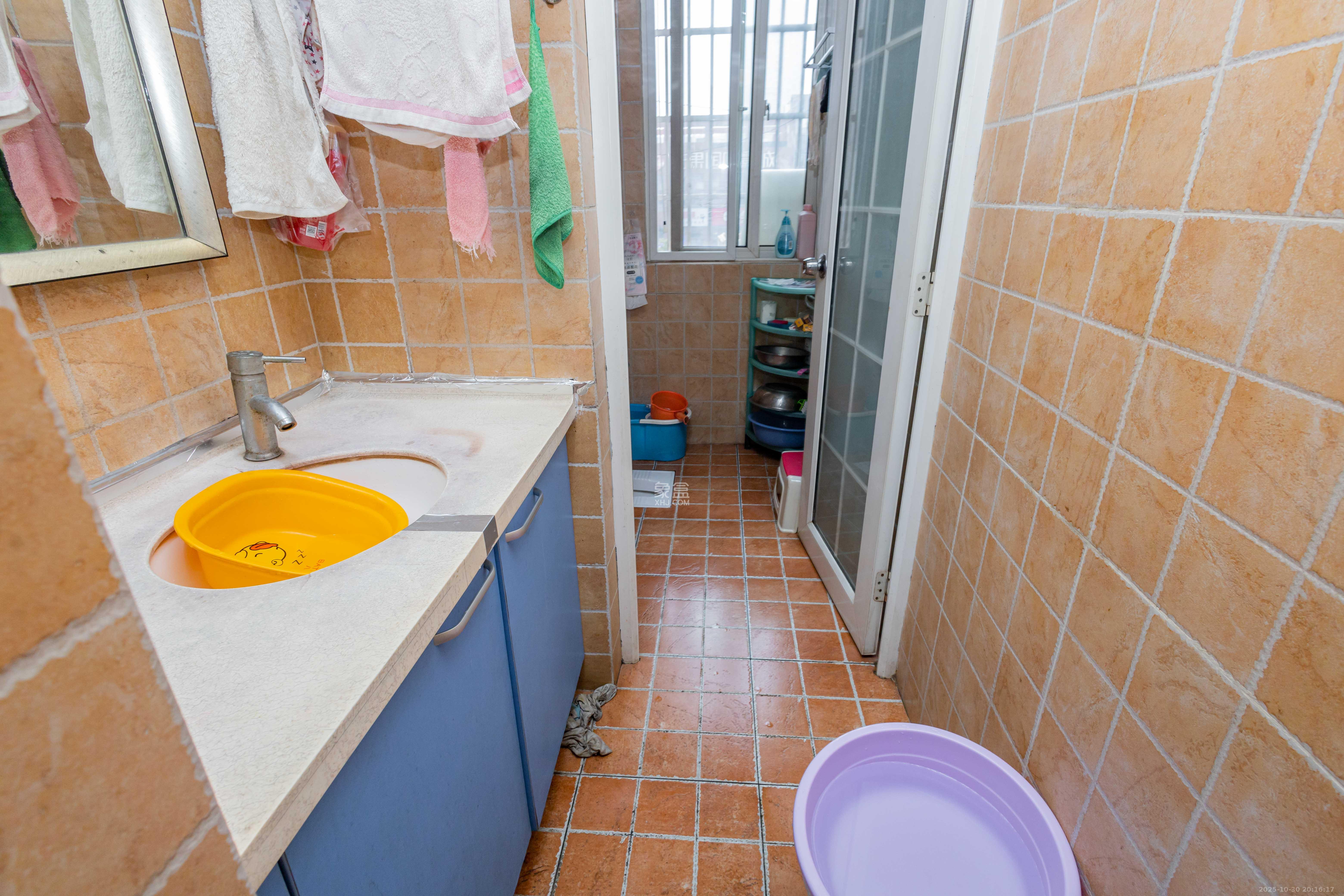 未来蜂巢 3室2厅2卫 45.8万 未来蜂巢 3室2厅2卫 45.8万卫生间