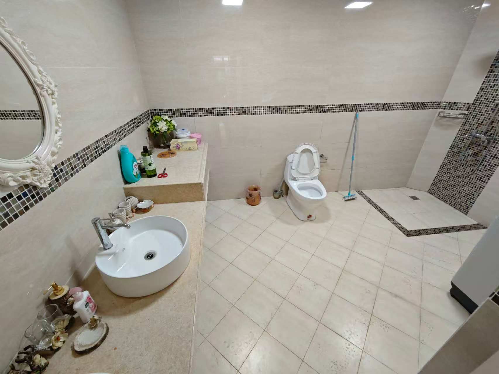 鸿洲江山 7室4厅3卫 18000.0元/月 鸿洲江山 7室4厅3卫 18000.0元/月室内图