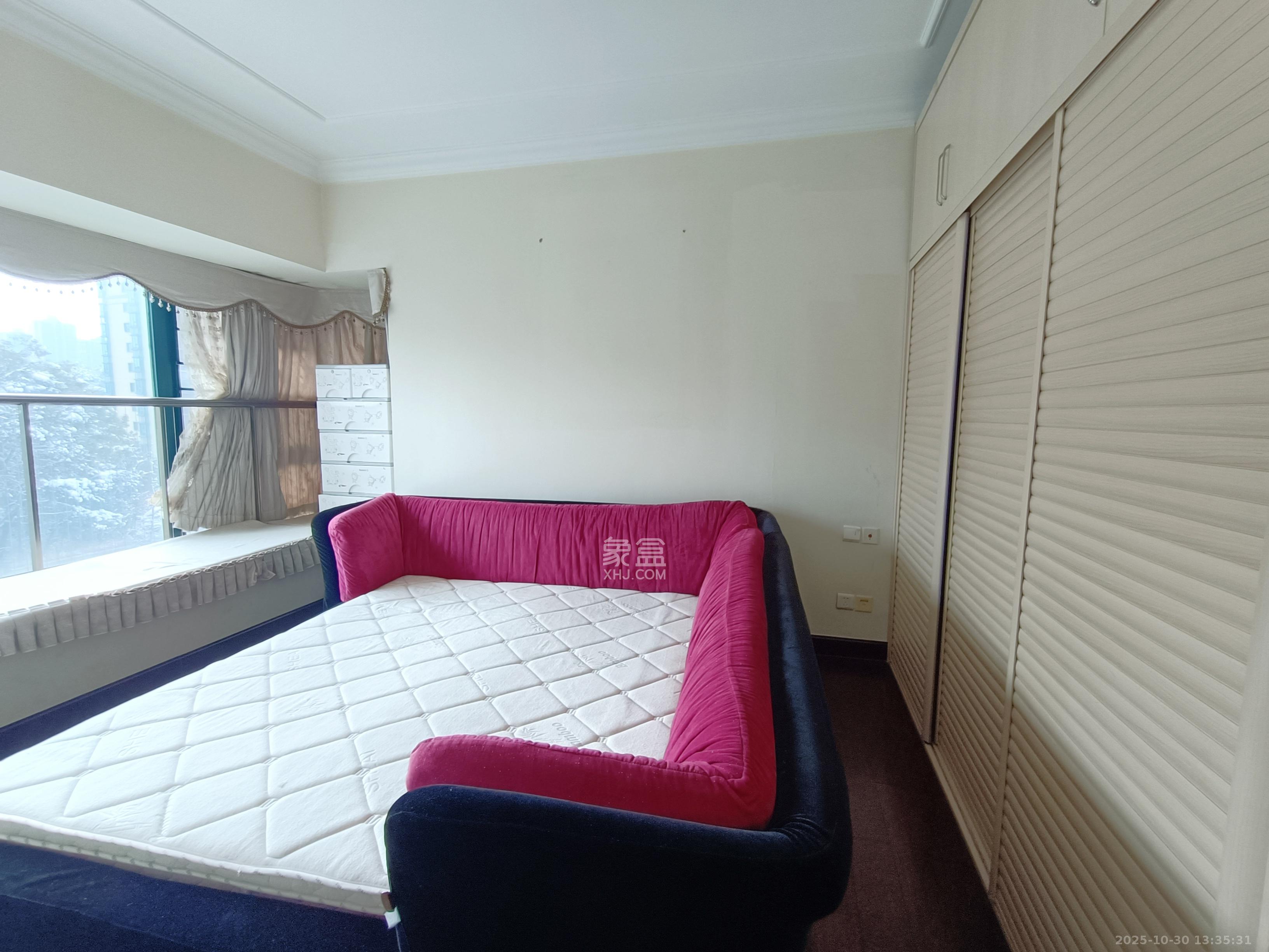 恒大城  4室2厅2卫    2500.0元/月室内图