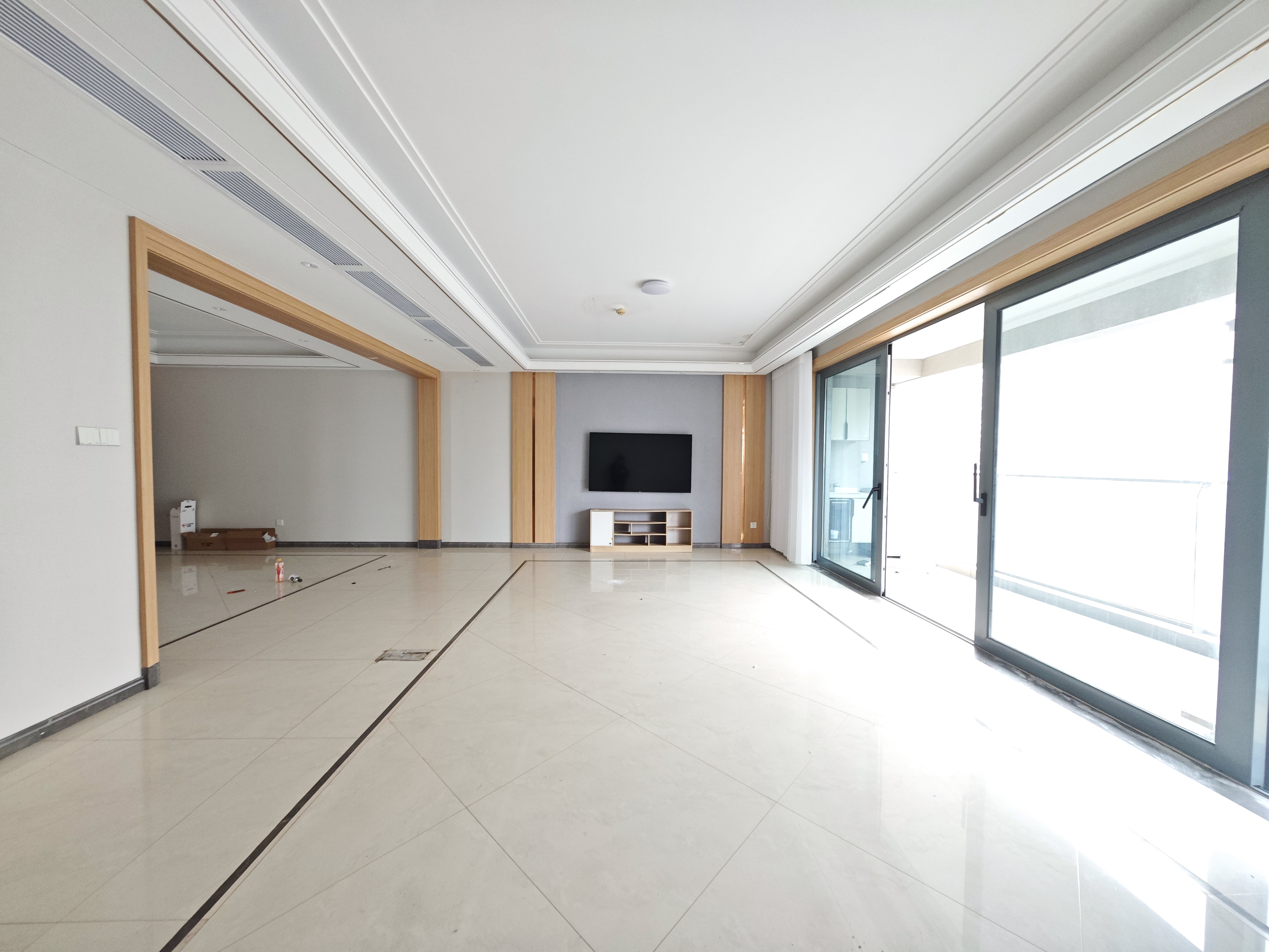 龙兴公馆  3室2厅2卫    7000.0元/月室内图