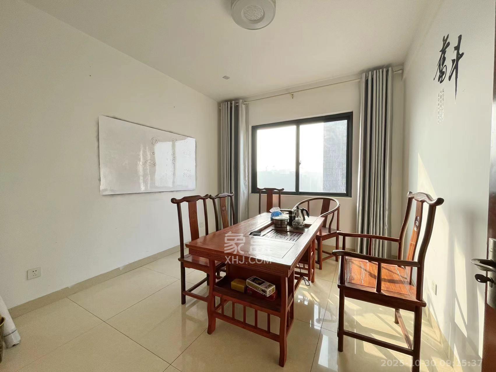 华城广场  3室2厅1卫    3500.0元/月室内图