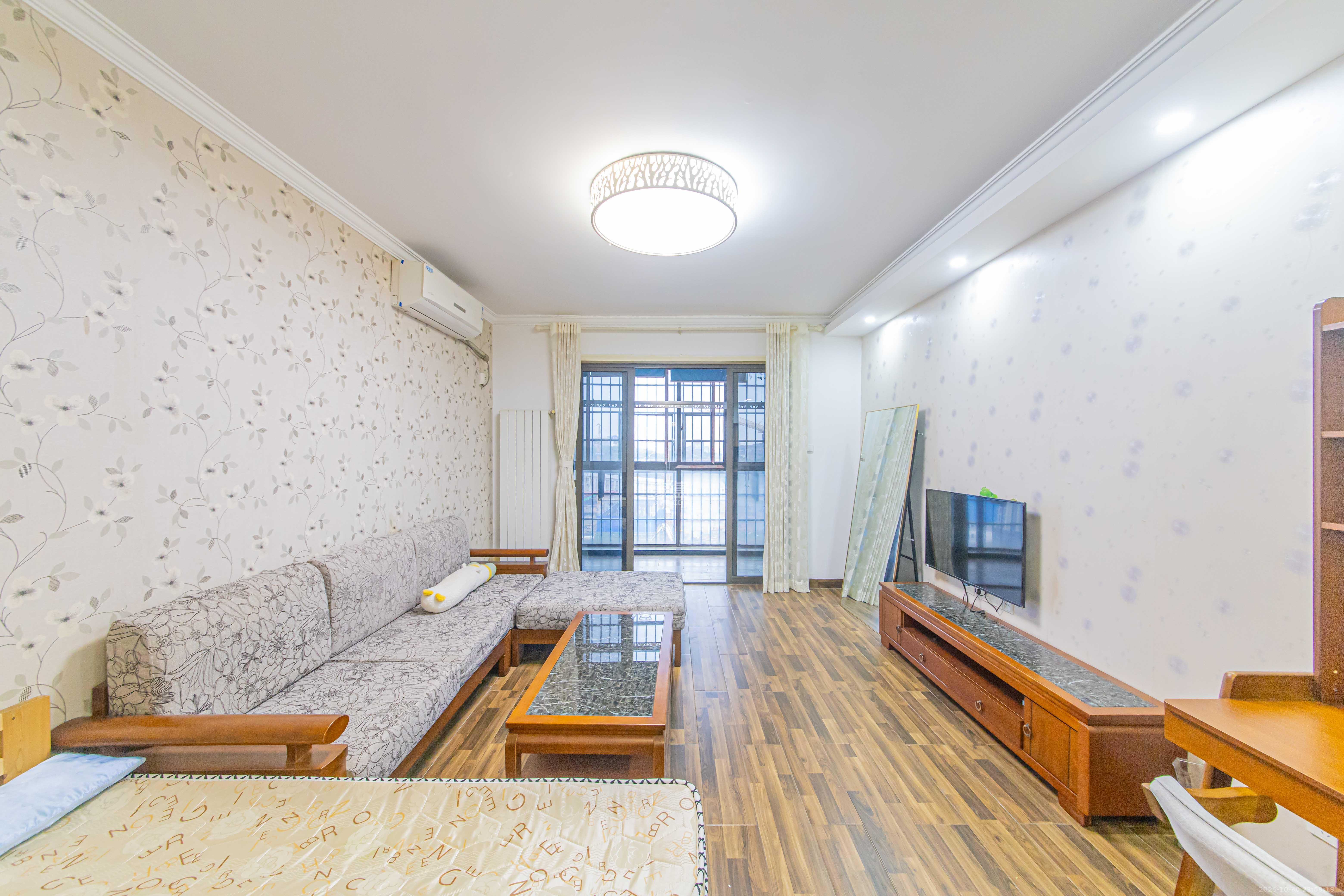 绿地公馆（绿地名邸）  2室2厅1卫    95.0万