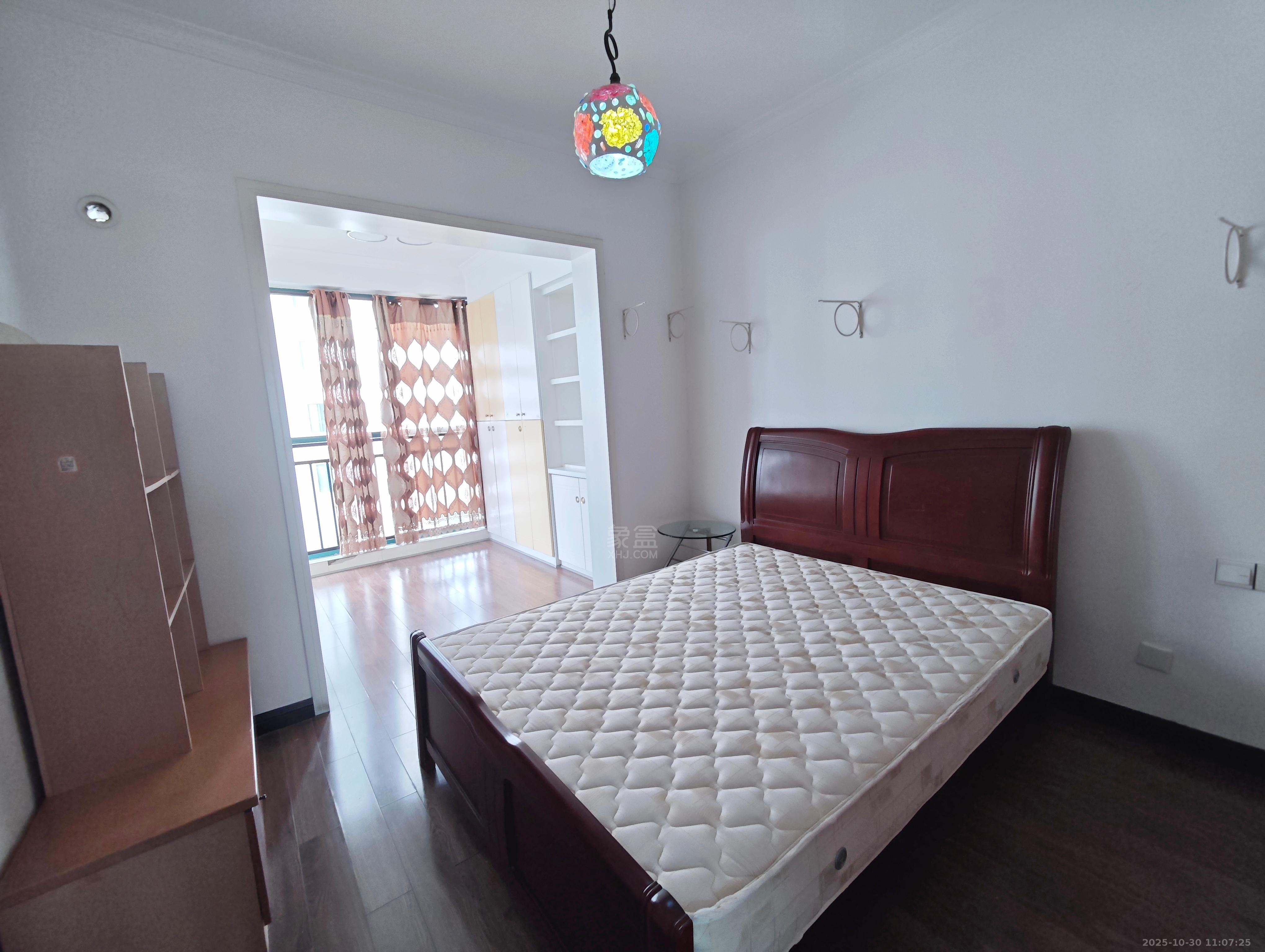 经世皇城  3室2厅2卫    1500.0元/月 经世皇城  3室2厅2卫    1500.0元/月室内图