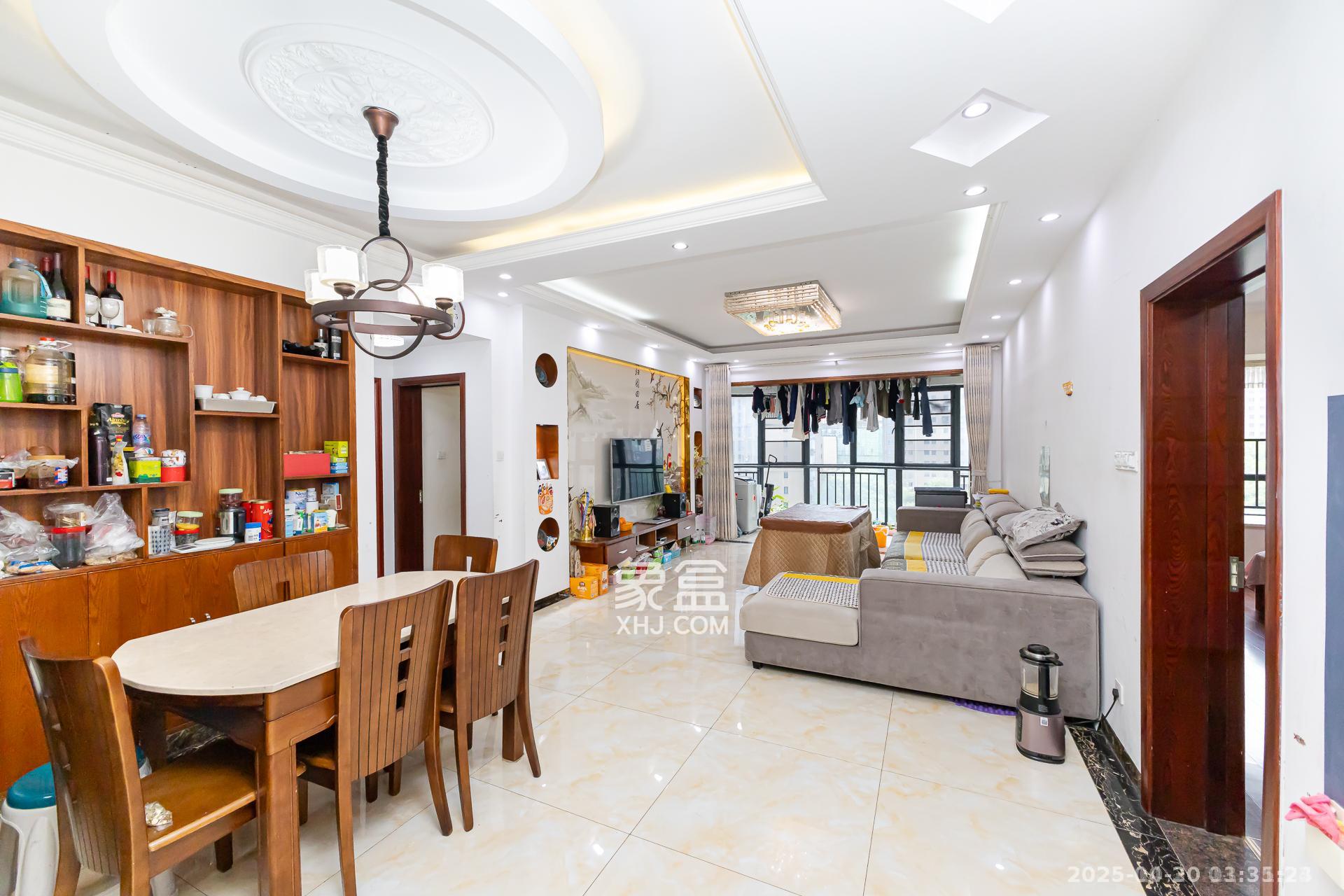 名家翡翠花园  4室2厅2卫    2500.0元/月 名家翡翠花园  4室2厅2卫    2500.0元/月室内图