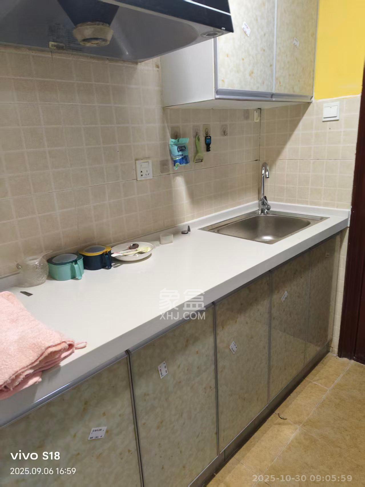 花漾年华（桂花园）  1室1厅1卫    1100.0元/月室内图