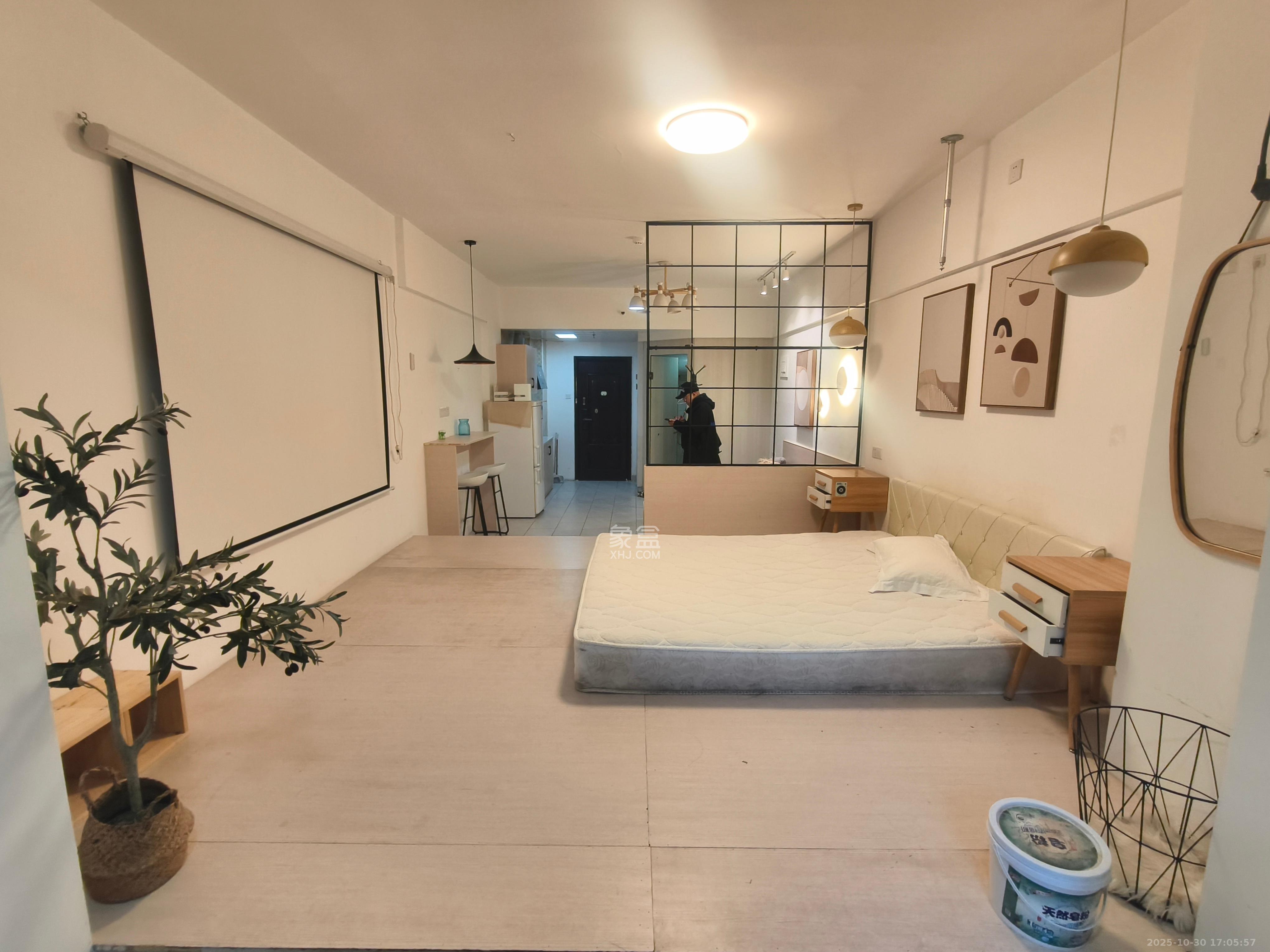 七彩丽都  1室1厅1卫    2000.0元/月室内图