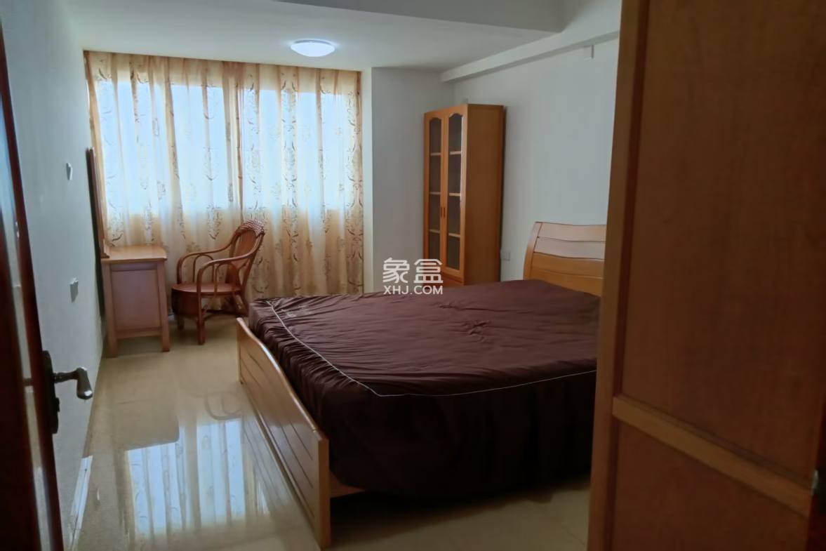 龙华区检察院宿舍 4室2厅2卫 3300.0元/月 龙华区检察院宿舍 4室2厅2卫 3300.0元/月室内图