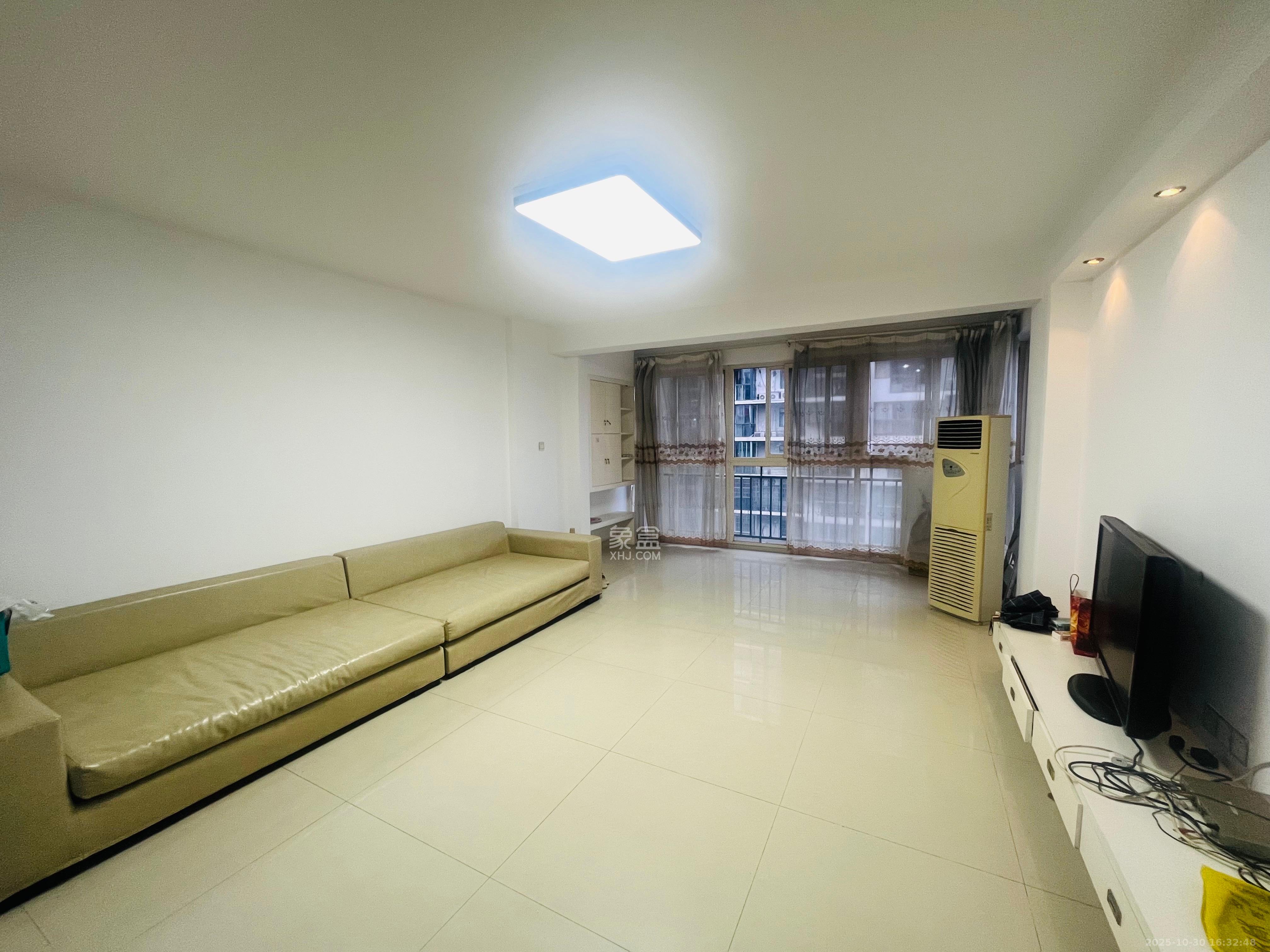 浏阳河畔家园  3室2厅2卫    2600.0元/月室内图