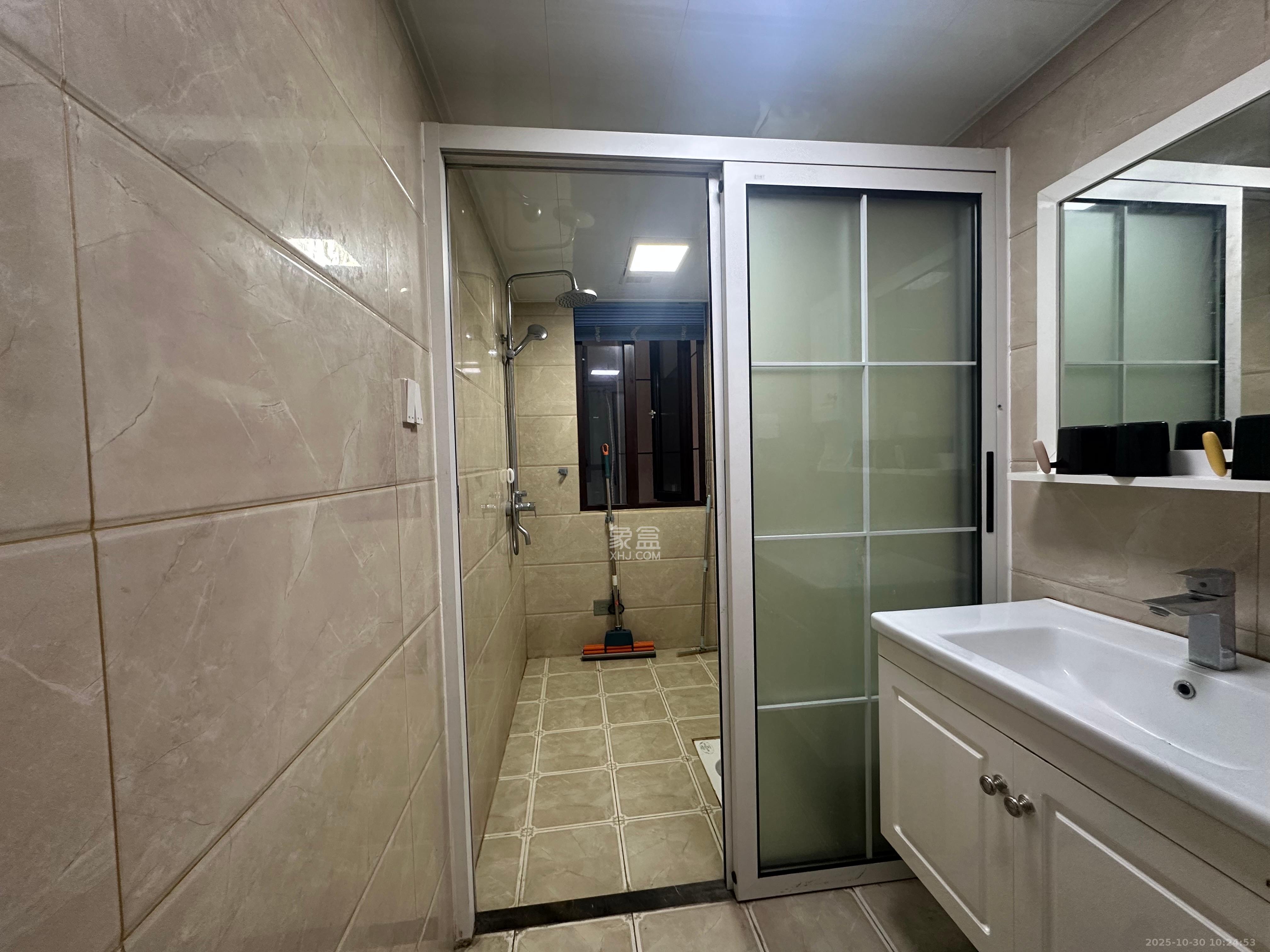 尚鑫海悦(新长海尚海城) 4室2厅2卫 2600.0元/月 尚鑫海悦(新长海尚海城) 4室2厅2卫 2600.0元/月室内图