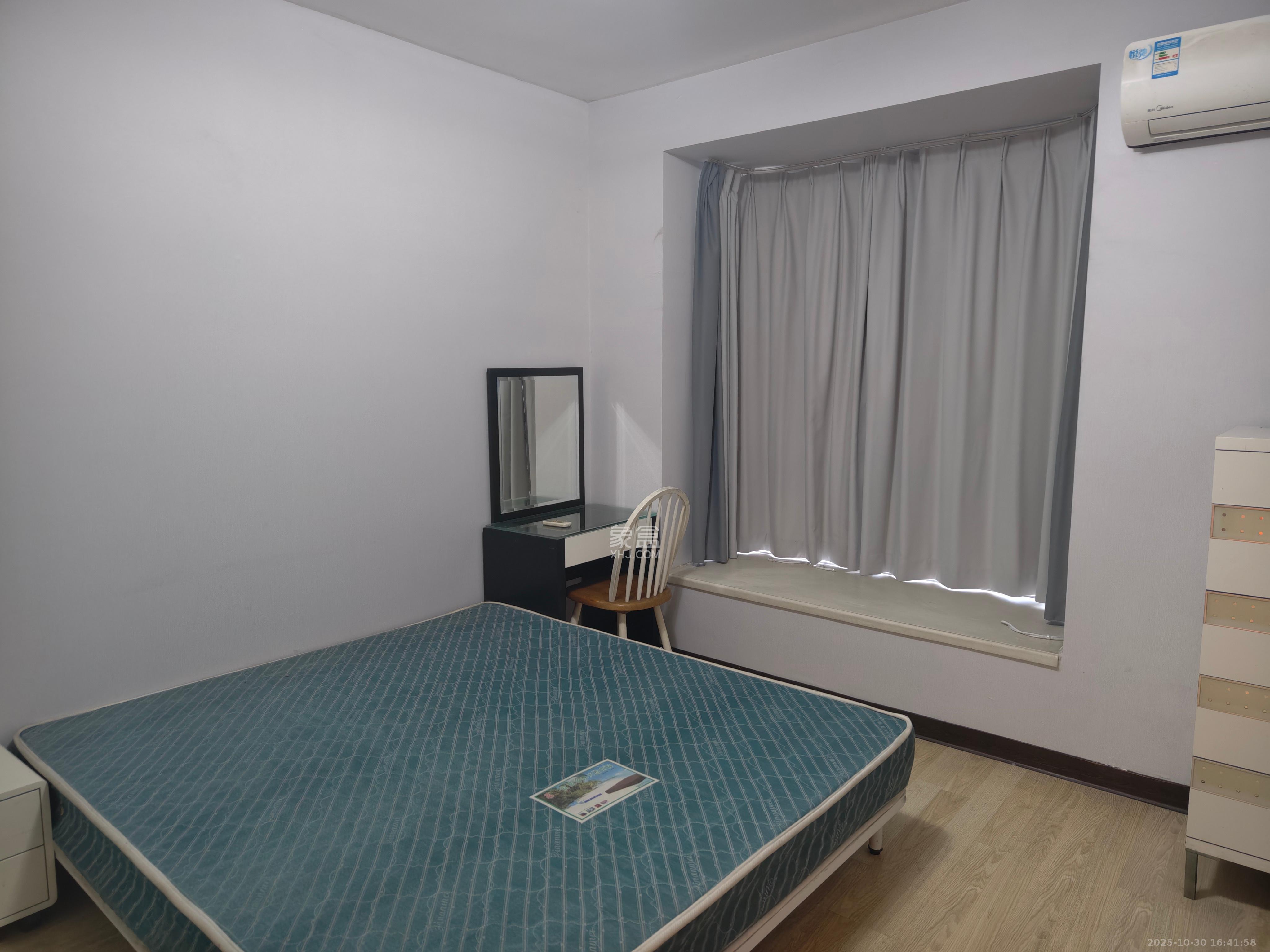 翡翠林居 3室2厅2卫 1800.0元/月 翡翠林居 3室2厅2卫 1800.0元/月室内图