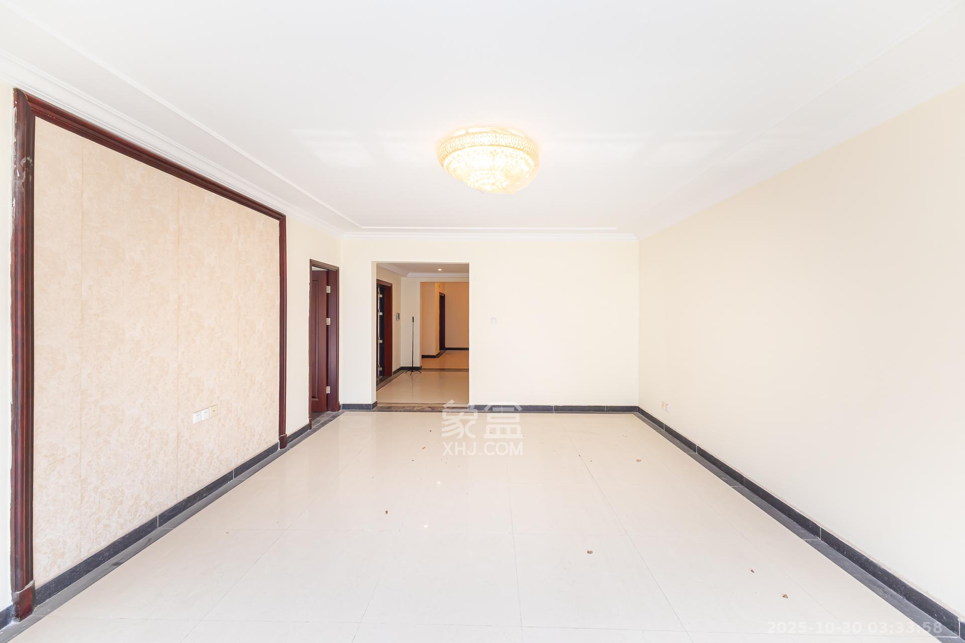 恒大名都  4室2厅4卫    125.0万 恒大名都  4室2厅4卫    125.0万客厅