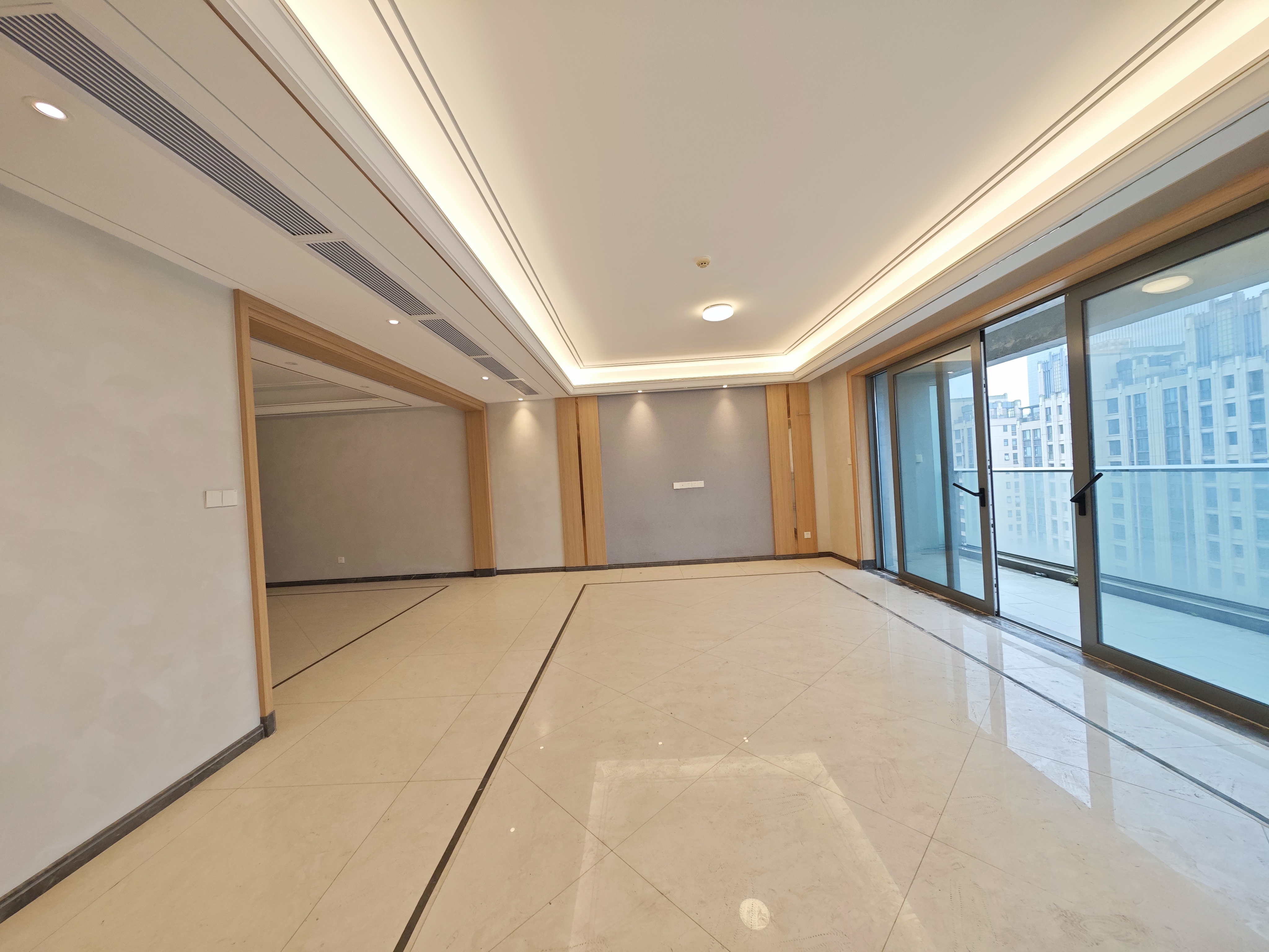 龙兴公馆  3室2厅2卫    7000.0元/月室内图