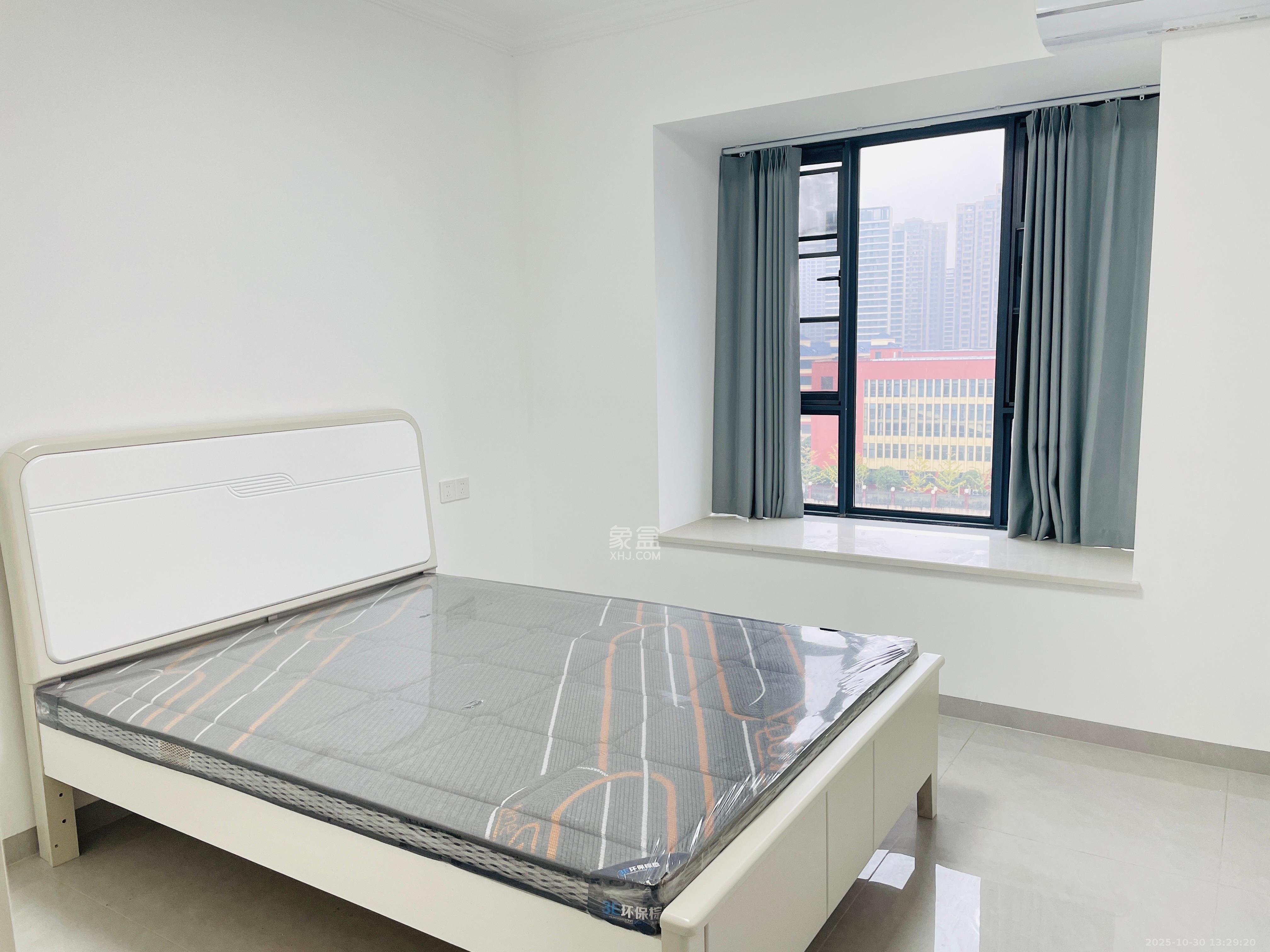 金石蓉园 4室2厅2卫 3400.0元/月 金石蓉园 4室2厅2卫 3400.0元/月室内图