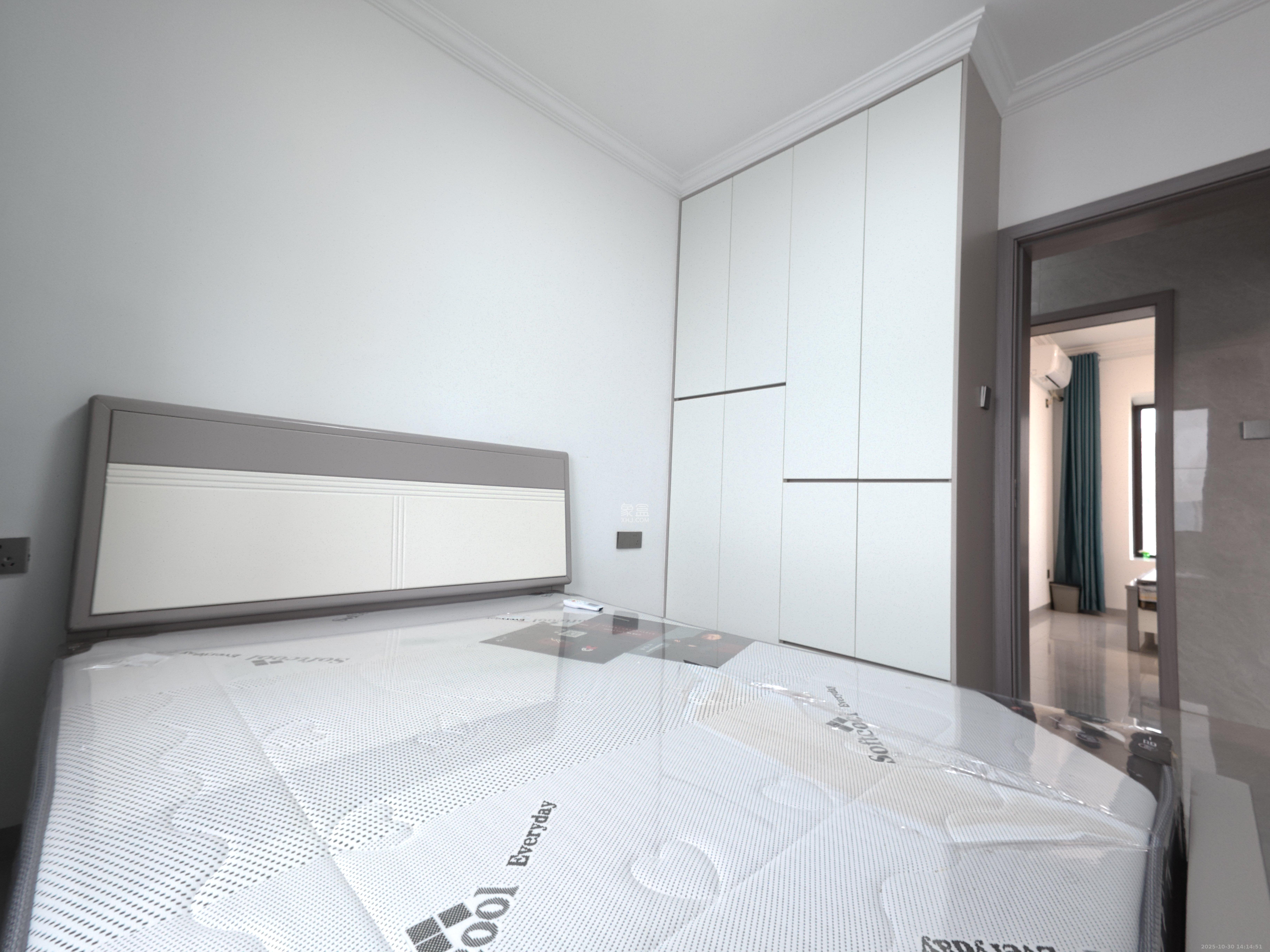 和润园三期  3室2厅1卫    2700.0元/月室内图