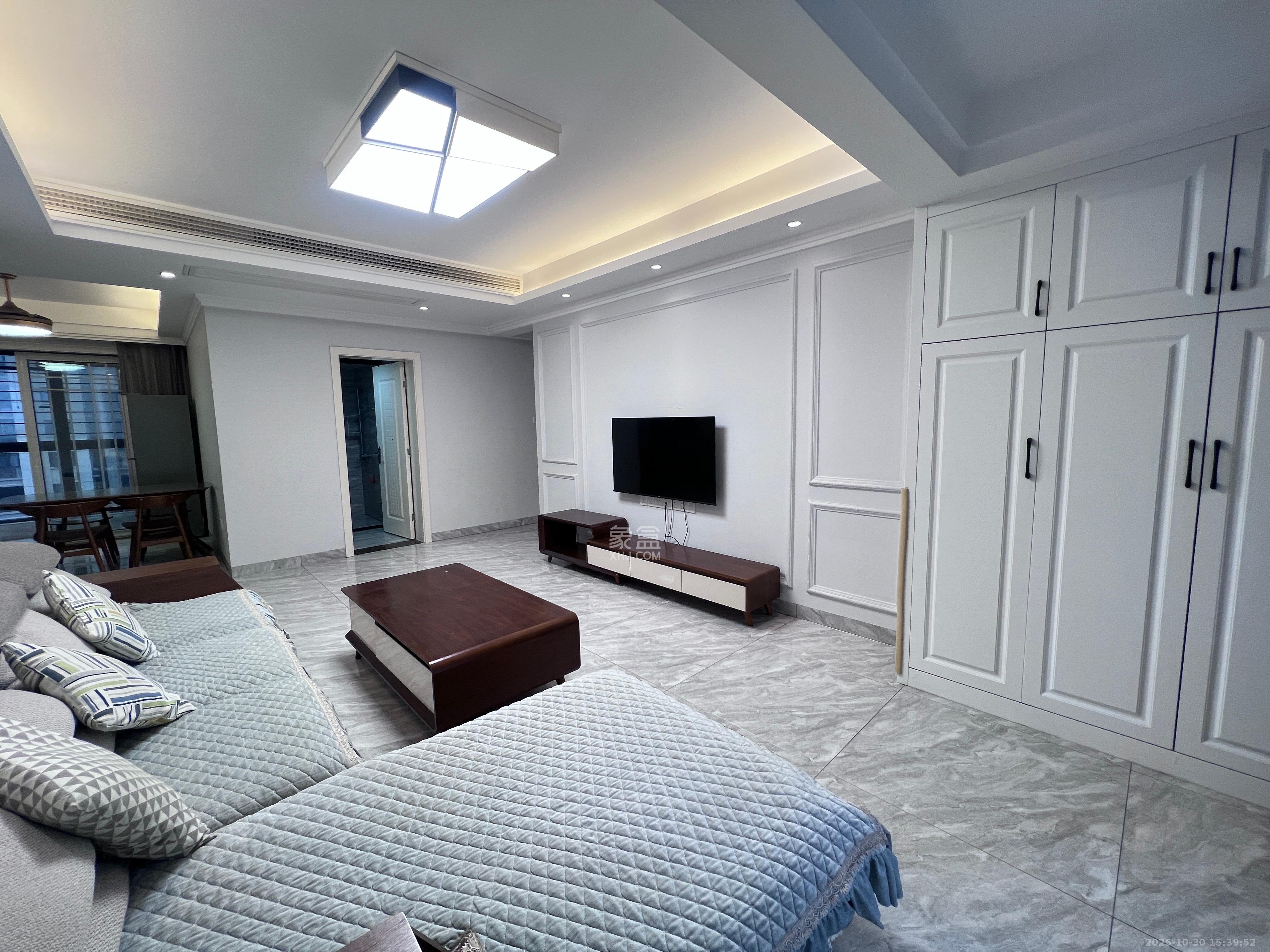 芙蓉万国城MOMA（卓越汇富苑）  3室2厅2卫    2800.0元/月室内图