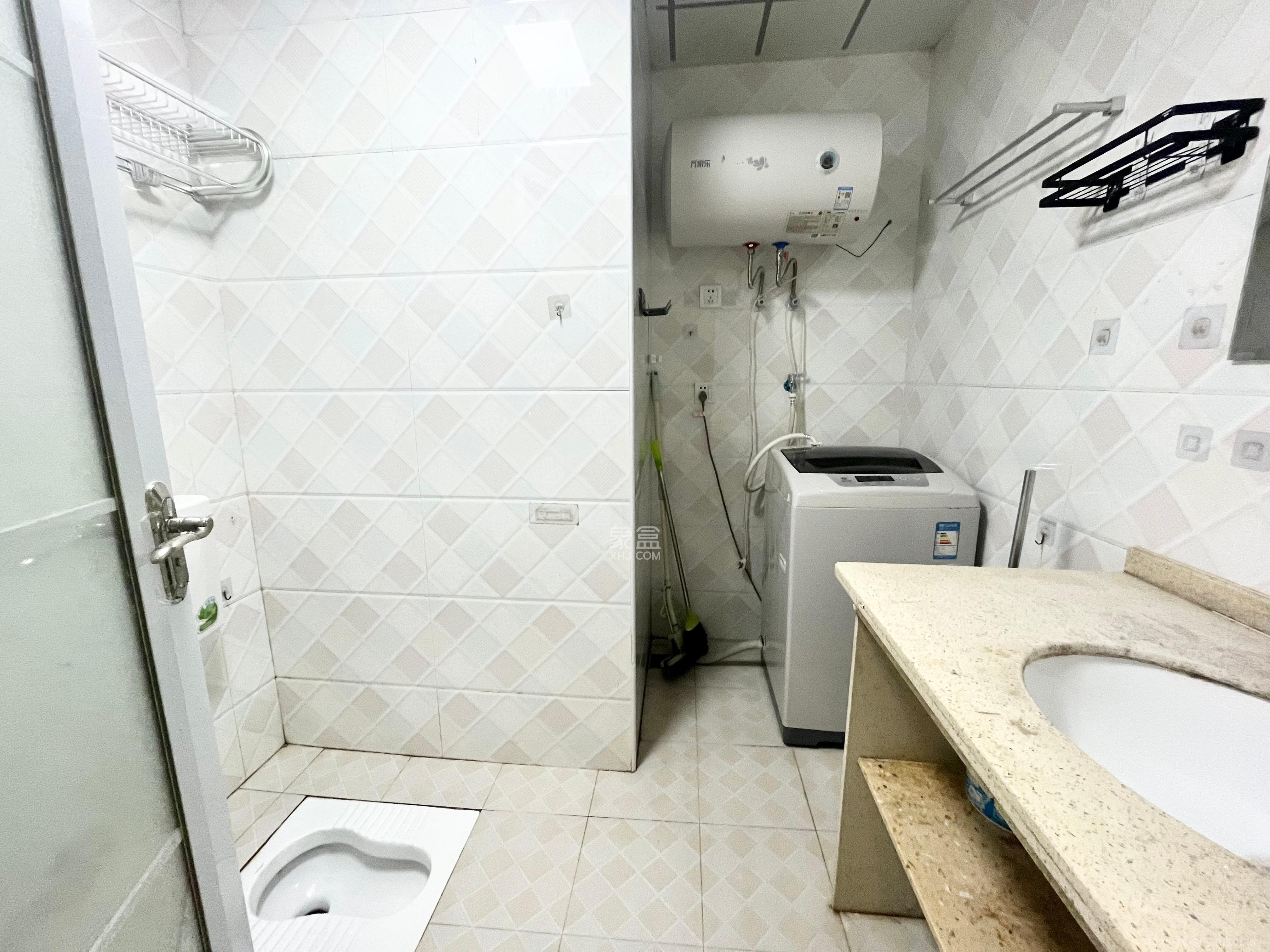 保利麓谷林语I区  1室1厅1卫    1400.0元/月室内图