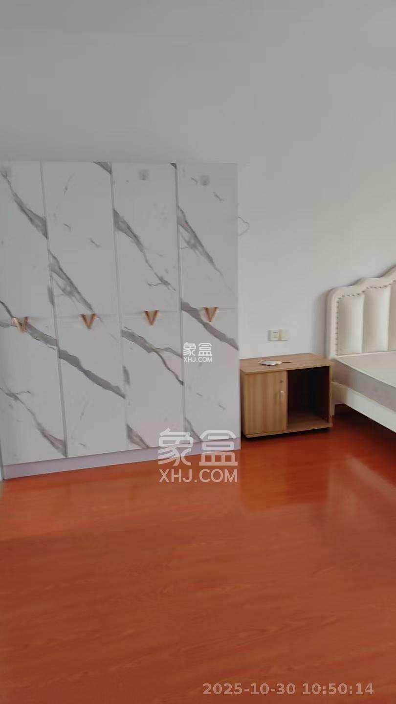 长燃新奥佳园  3室2厅2卫    2300.0元/月 长燃新奥佳园  3室2厅2卫    2300.0元/月室内图