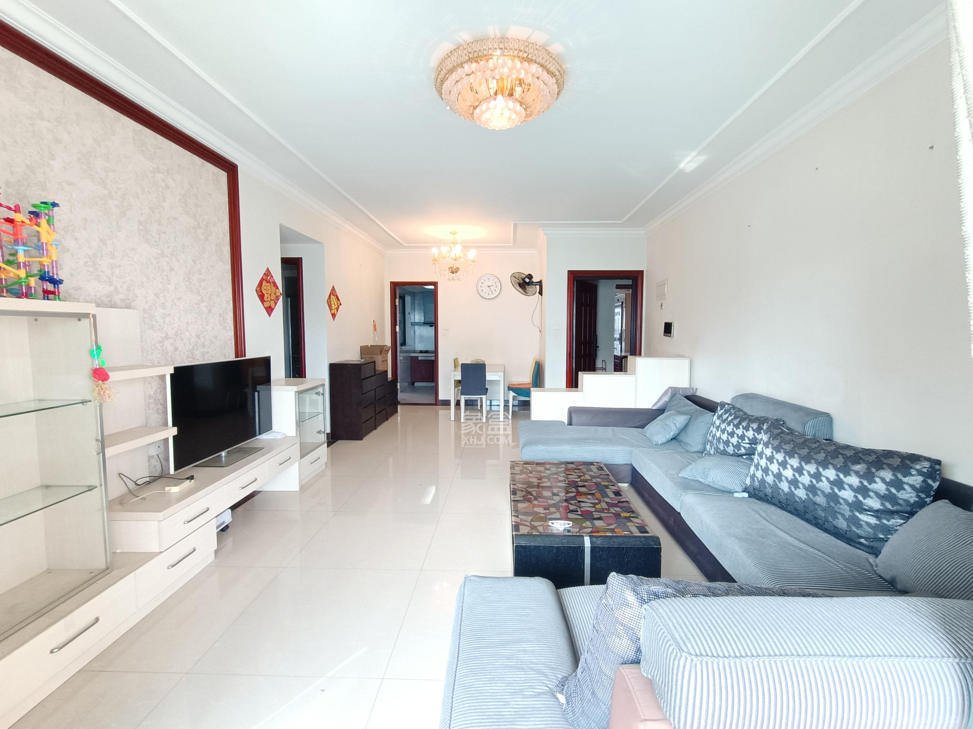 恒大城  4室2厅2卫    2500.0元/月