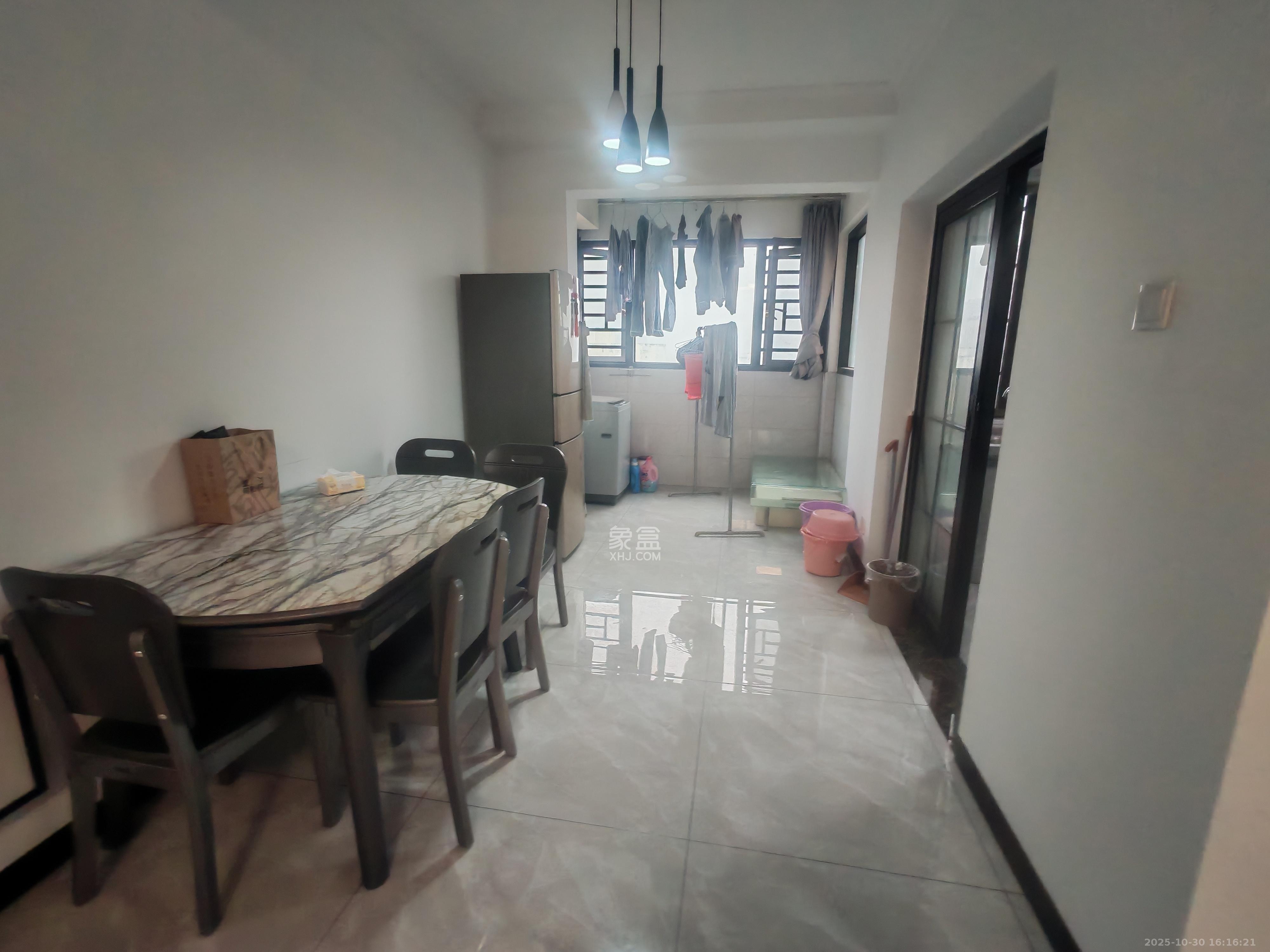 香樟鑫都  3室2厅1卫    3000.0元/月室内图