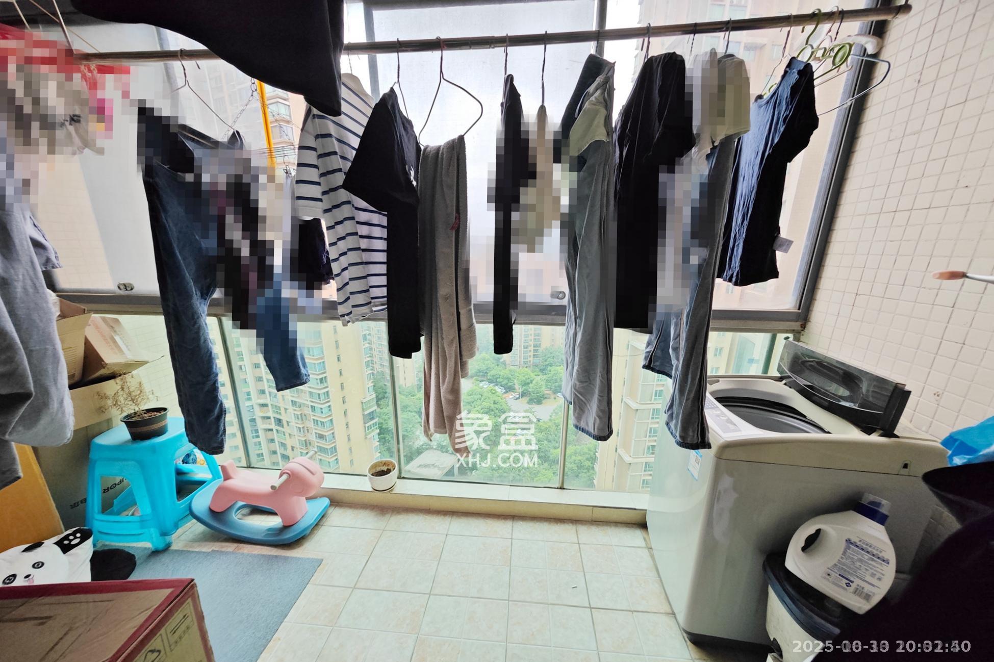 新城新世界一二三期  2室1厅1卫    2300.0元/月 新城新世界一二三期  2室1厅1卫    2300.0元/月室内图