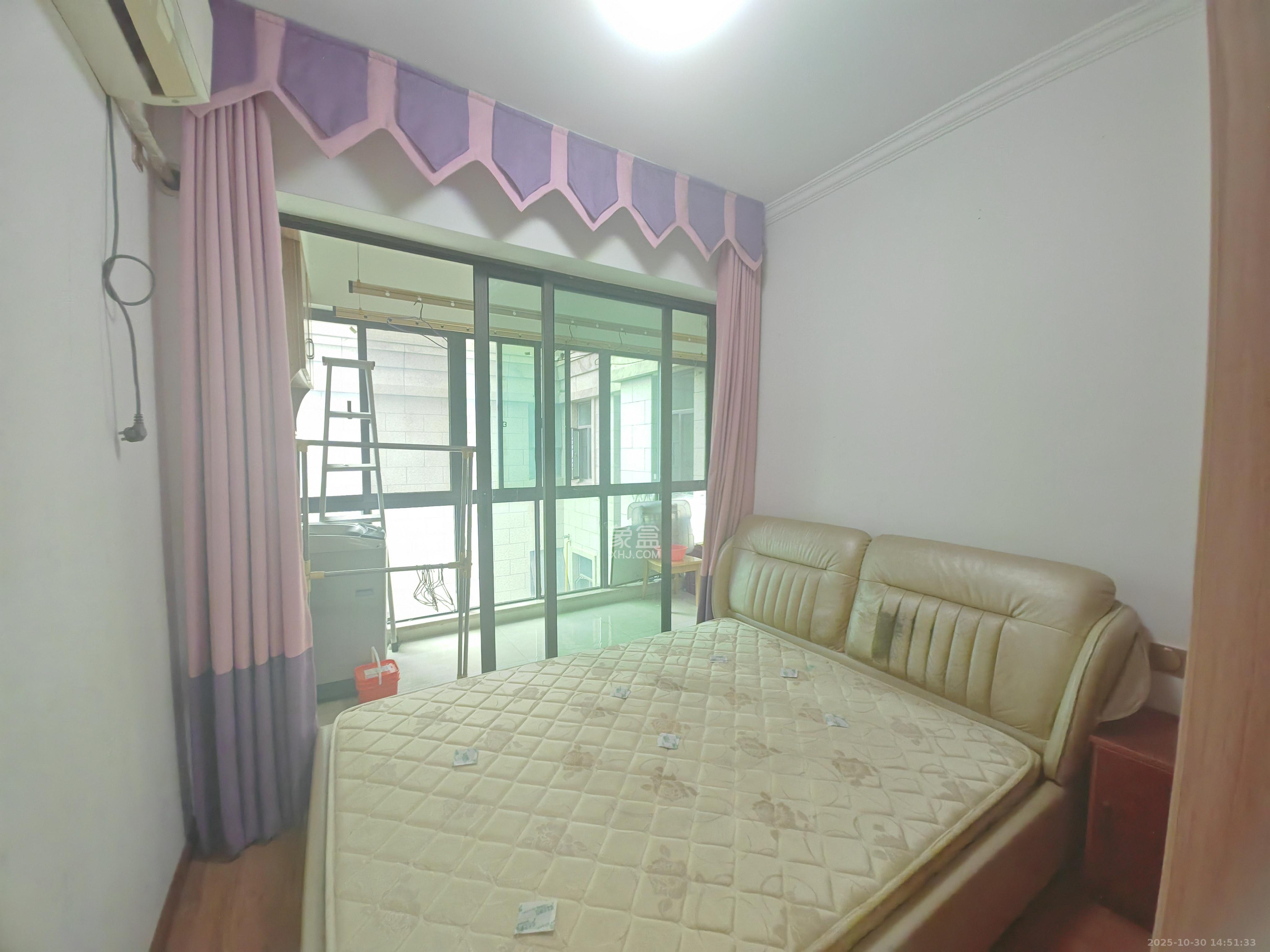 滨江一号（丰泰花园）  3室2厅2卫    2600.0元/月室内图