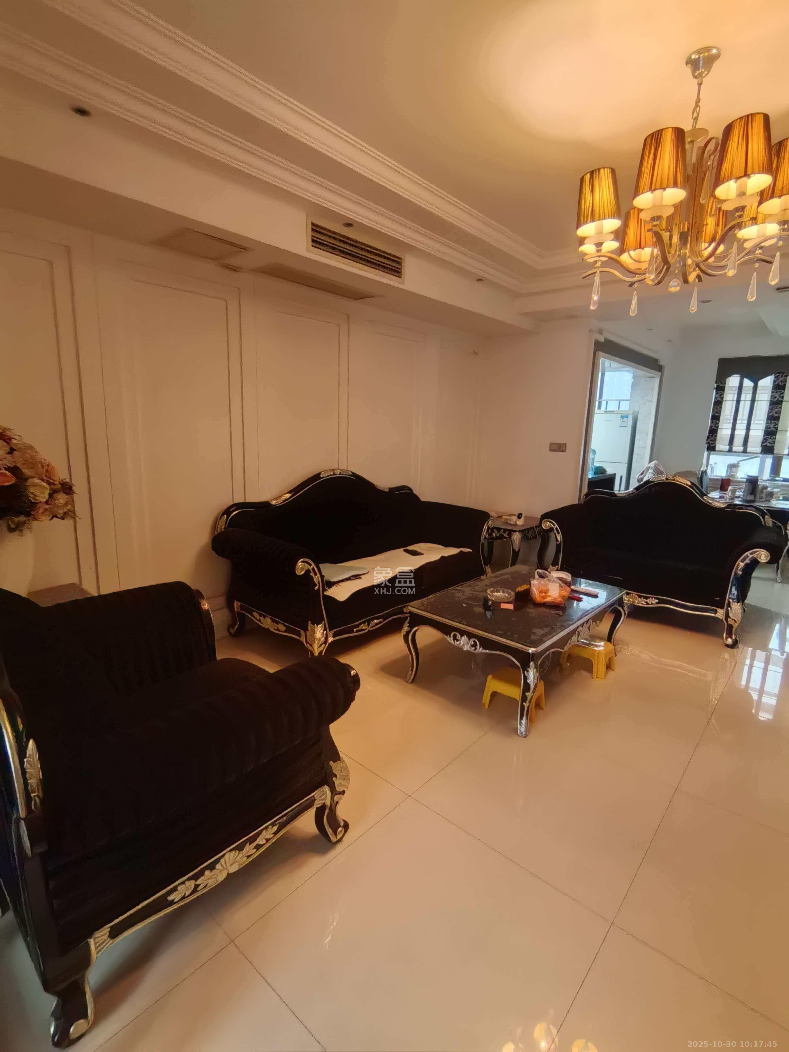 奥林匹克花园  3室2厅2卫    3000.0元/月