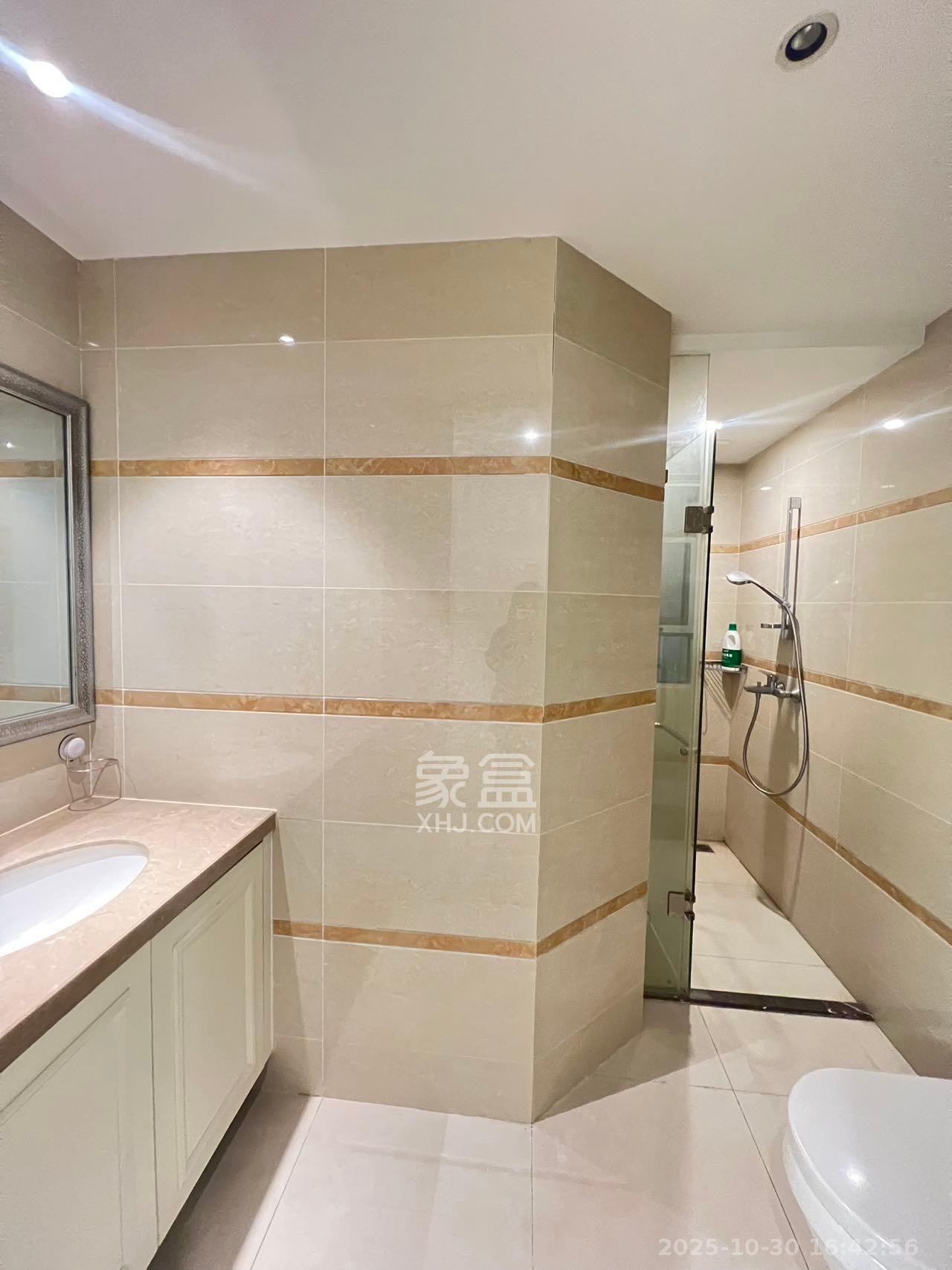 梅溪湖金茂府（金茂广场）（金茂览秀城）  3室2厅2卫    4200.0元/月室内图