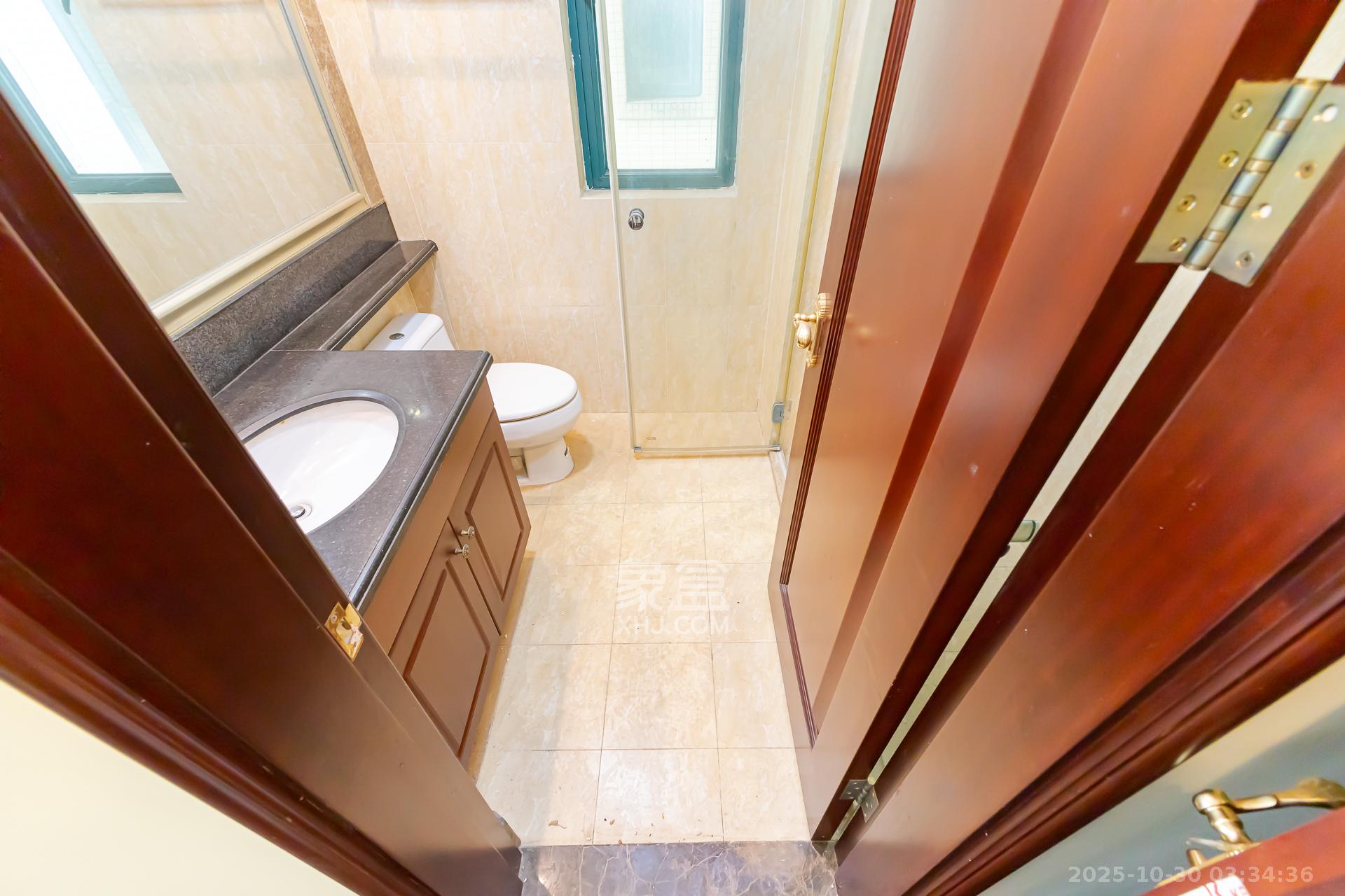 恒大名都  4室2厅4卫    125.0万 恒大名都  4室2厅4卫    125.0万卫生间