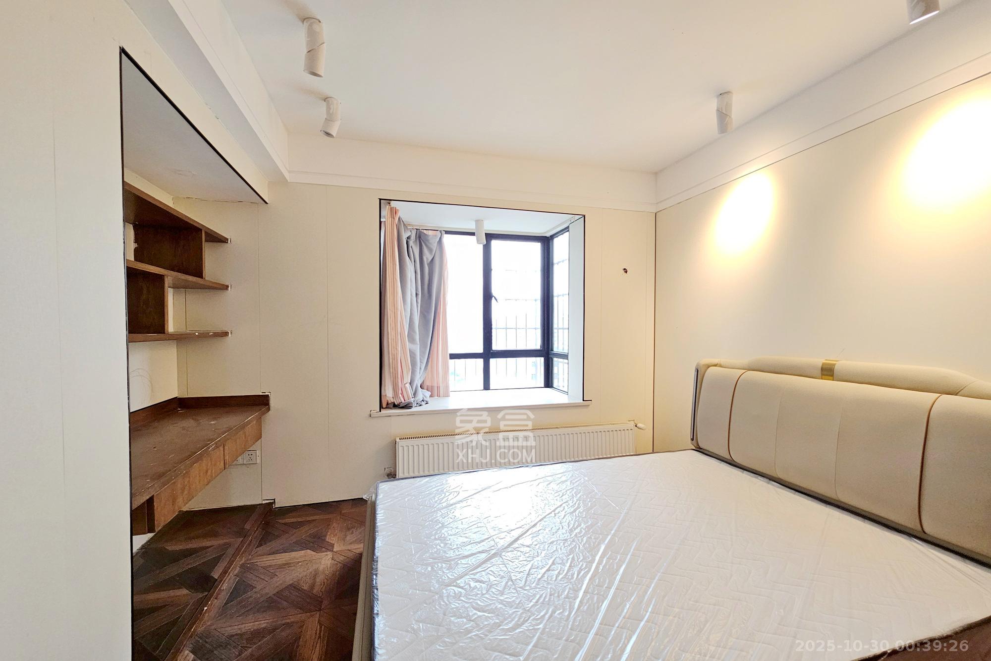 三江花中城  3室2厅2卫    128.0万卧室