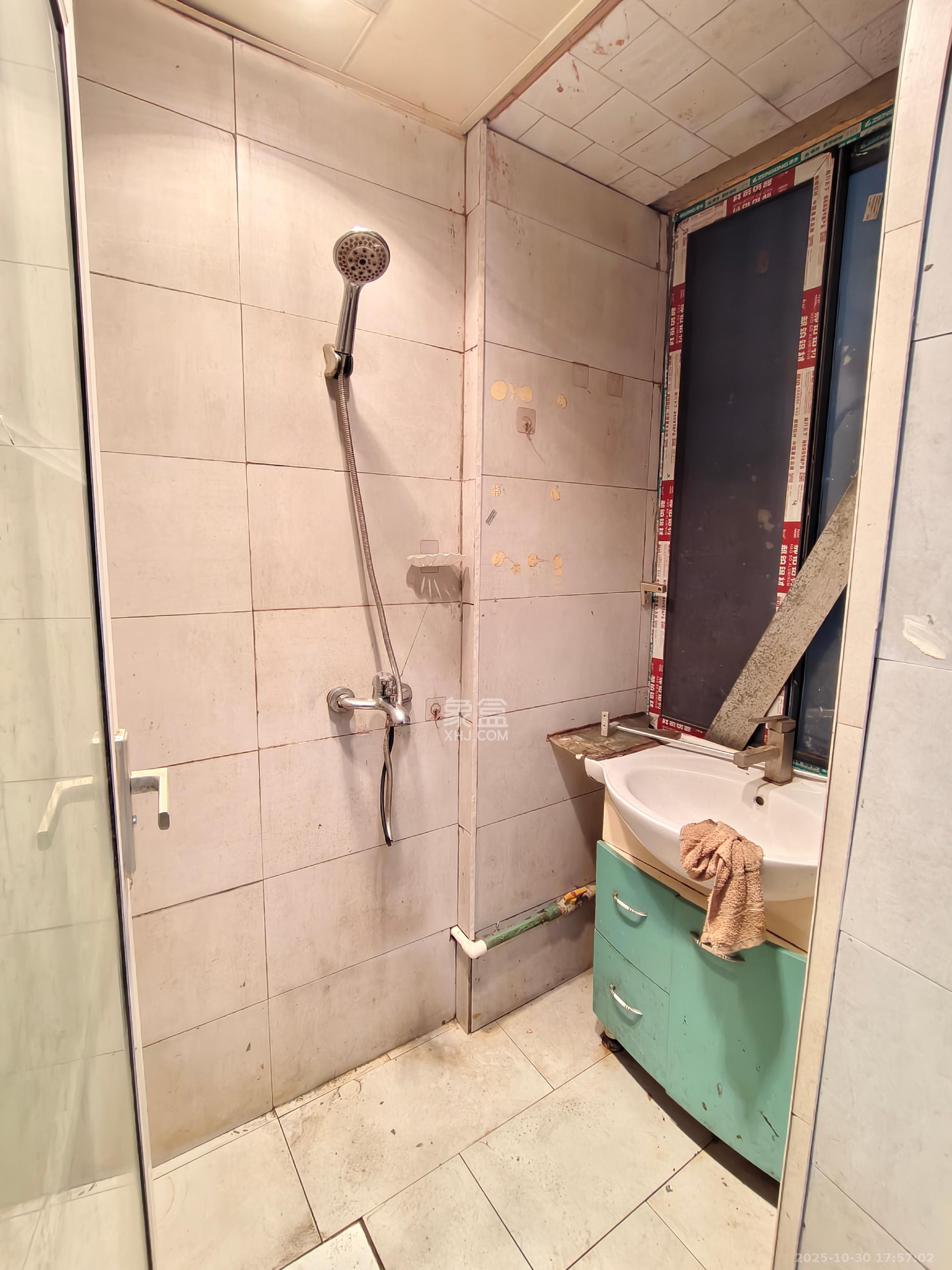 长重机械厂宿舍  2室2厅1卫    1500.0元/月 长重机械厂宿舍  2室2厅1卫    1500.0元/月室内图