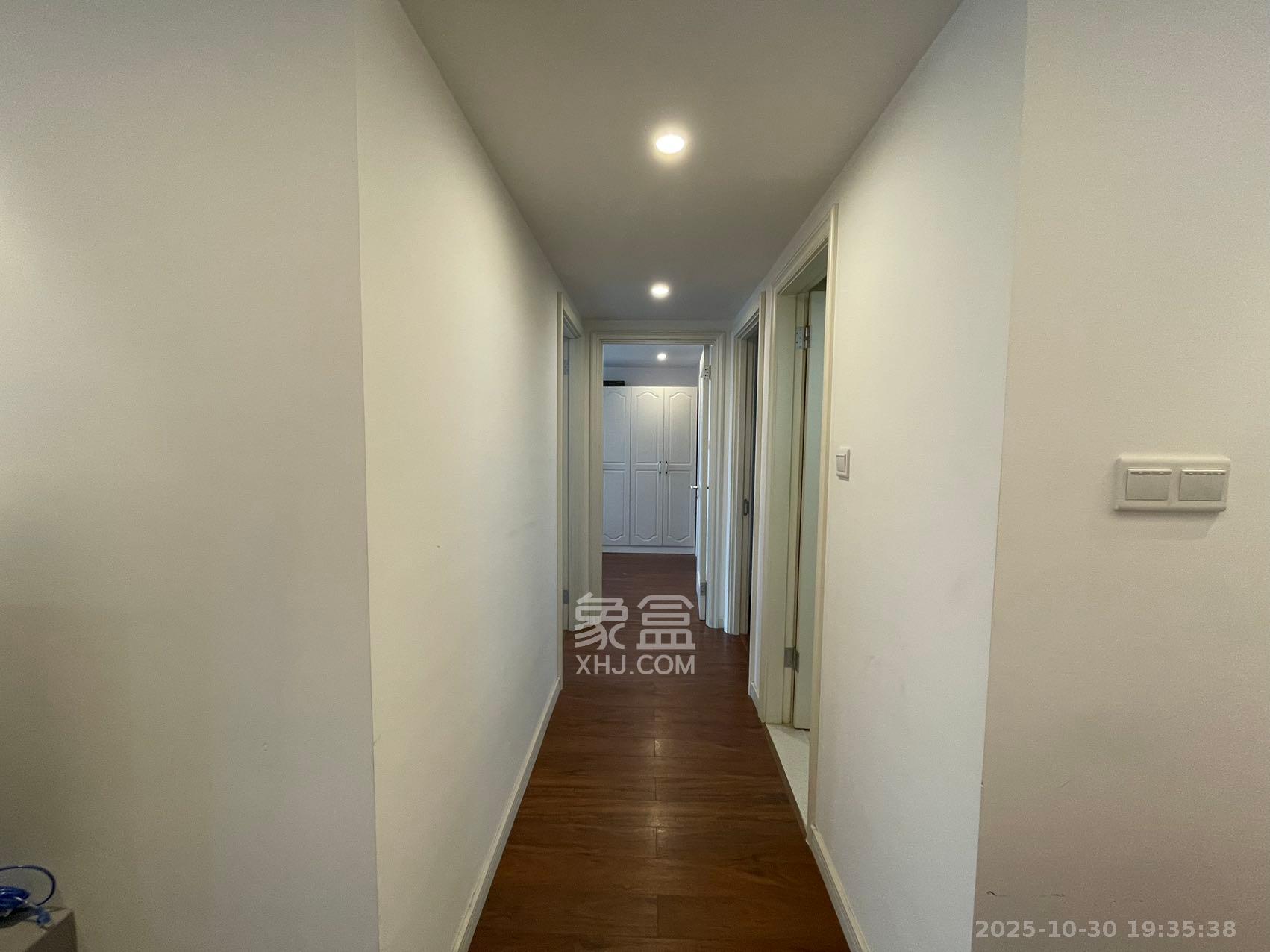 万科魅力之城  3室2厅2卫    2600.0元/月室内图