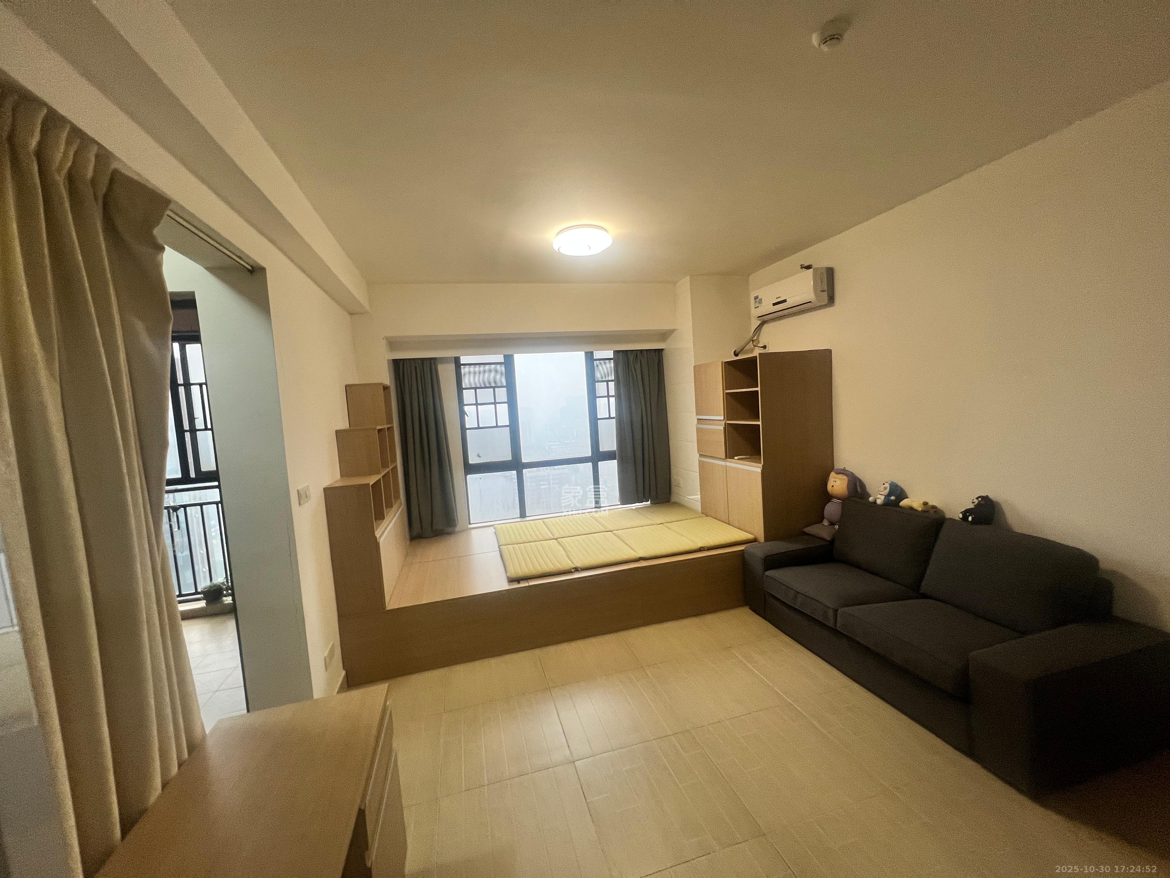 万博汇  1室1厅1卫    1800.0元/月