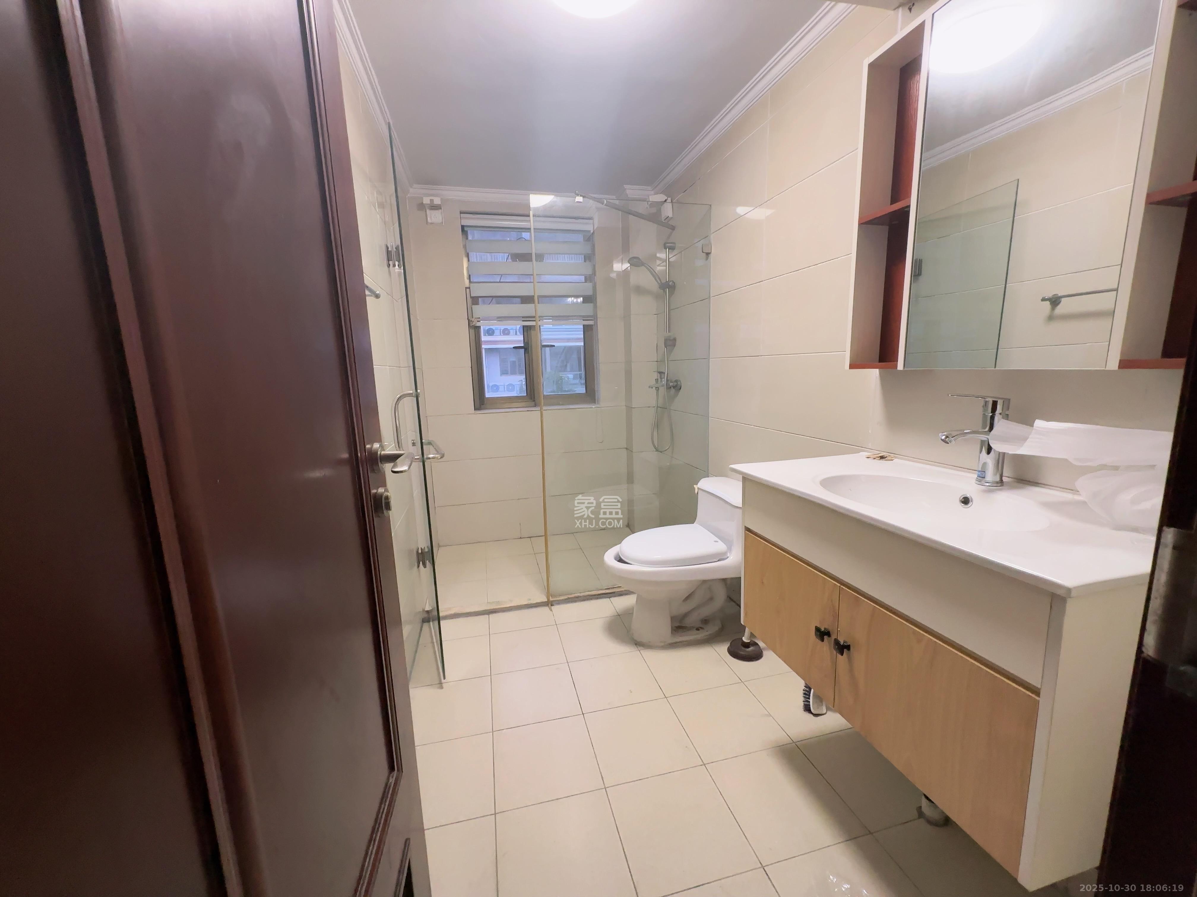 江山帝景雅典  3室2厅2卫    2200.0元/月 江山帝景雅典  3室2厅2卫    2200.0元/月室内图