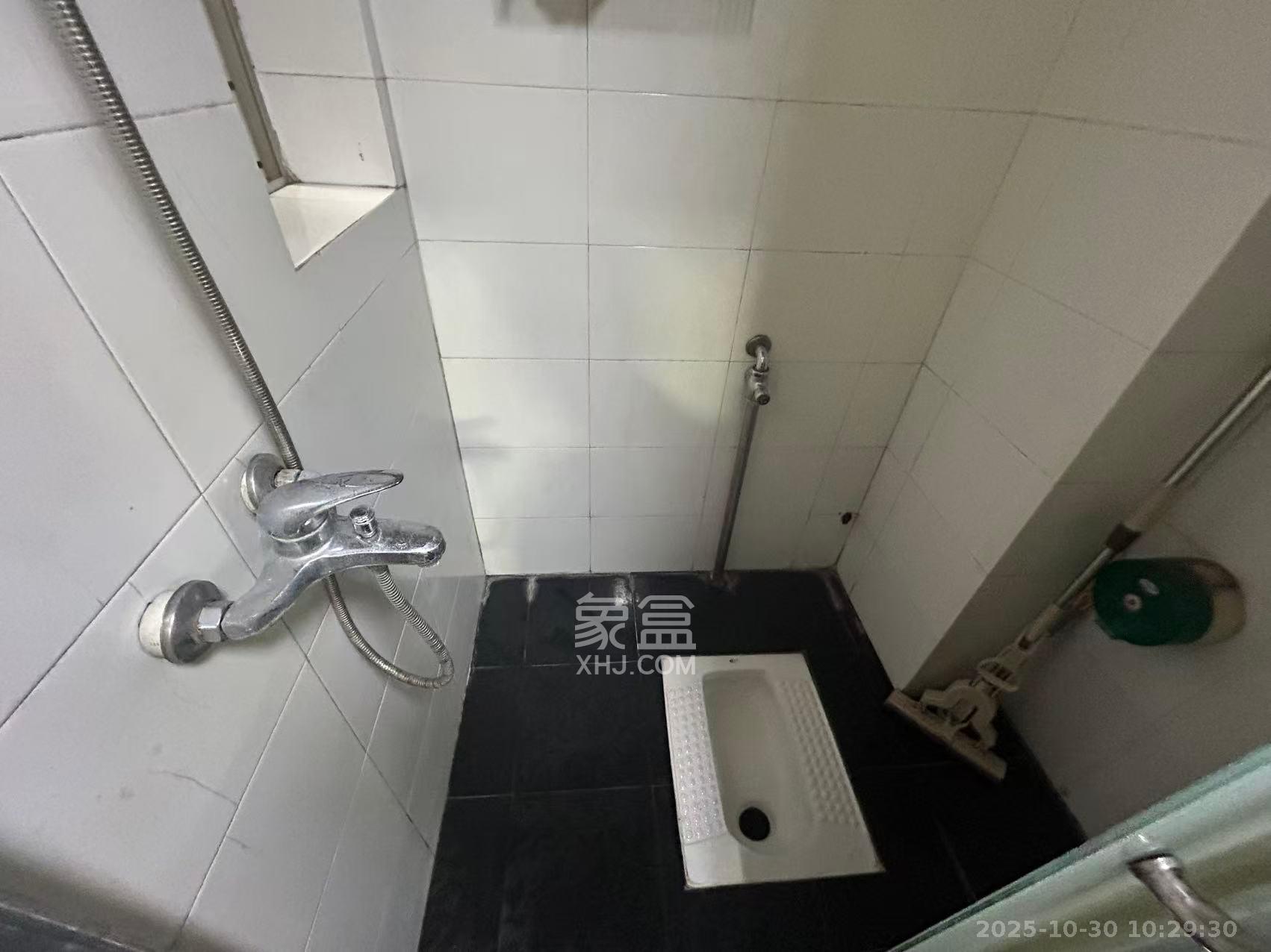 东方新世界  1室1厅1卫    1400.0元/月室内图