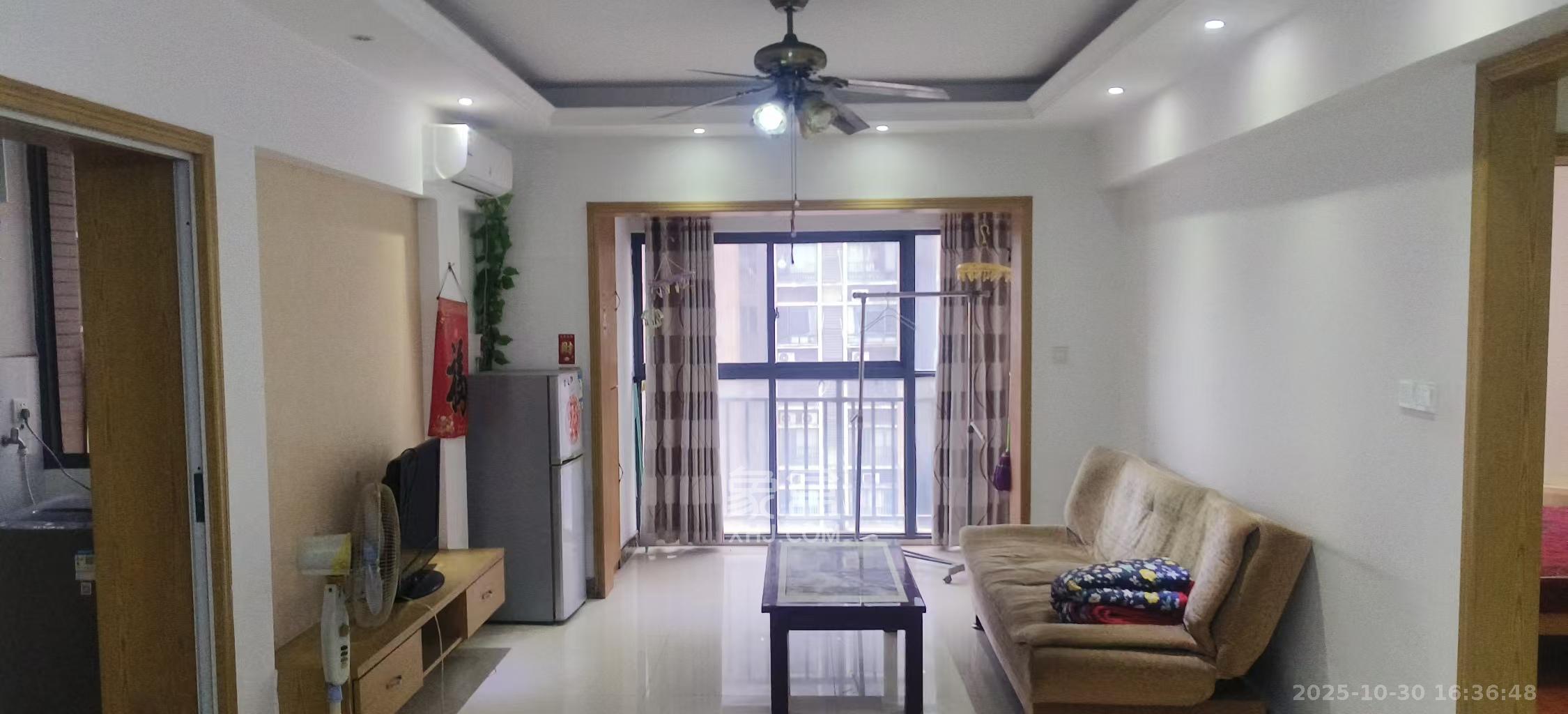 极目楚天  1室2厅1卫    1300.0元/月 极目楚天  1室2厅1卫    1300.0元/月