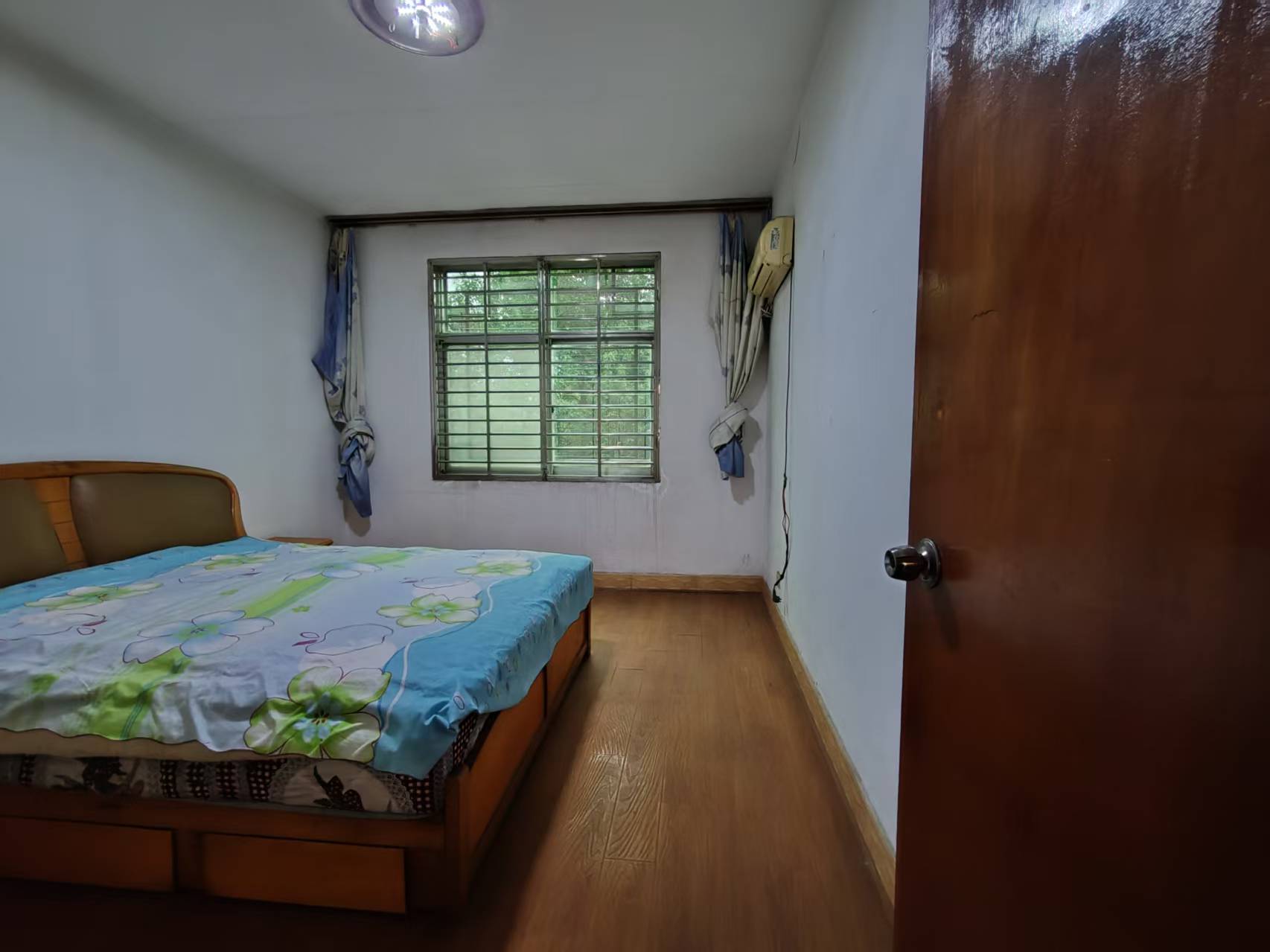 亘立龙凤小区  3室2厅1卫    39.8万 亘立龙凤小区  3室2厅1卫    39.8万客厅