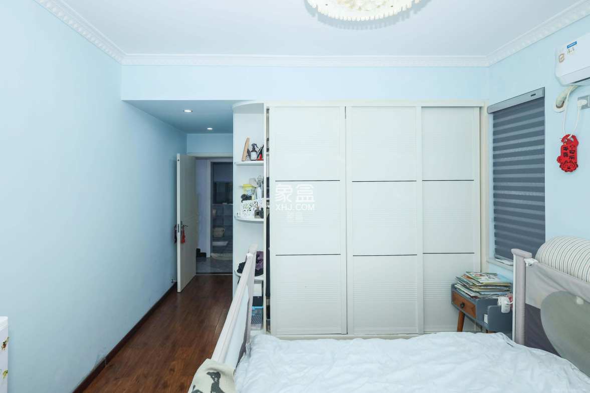 天元涉外景园C区 3室2厅2卫 89.0万 天元涉外景园C区 3室2厅2卫 89.0万卧室