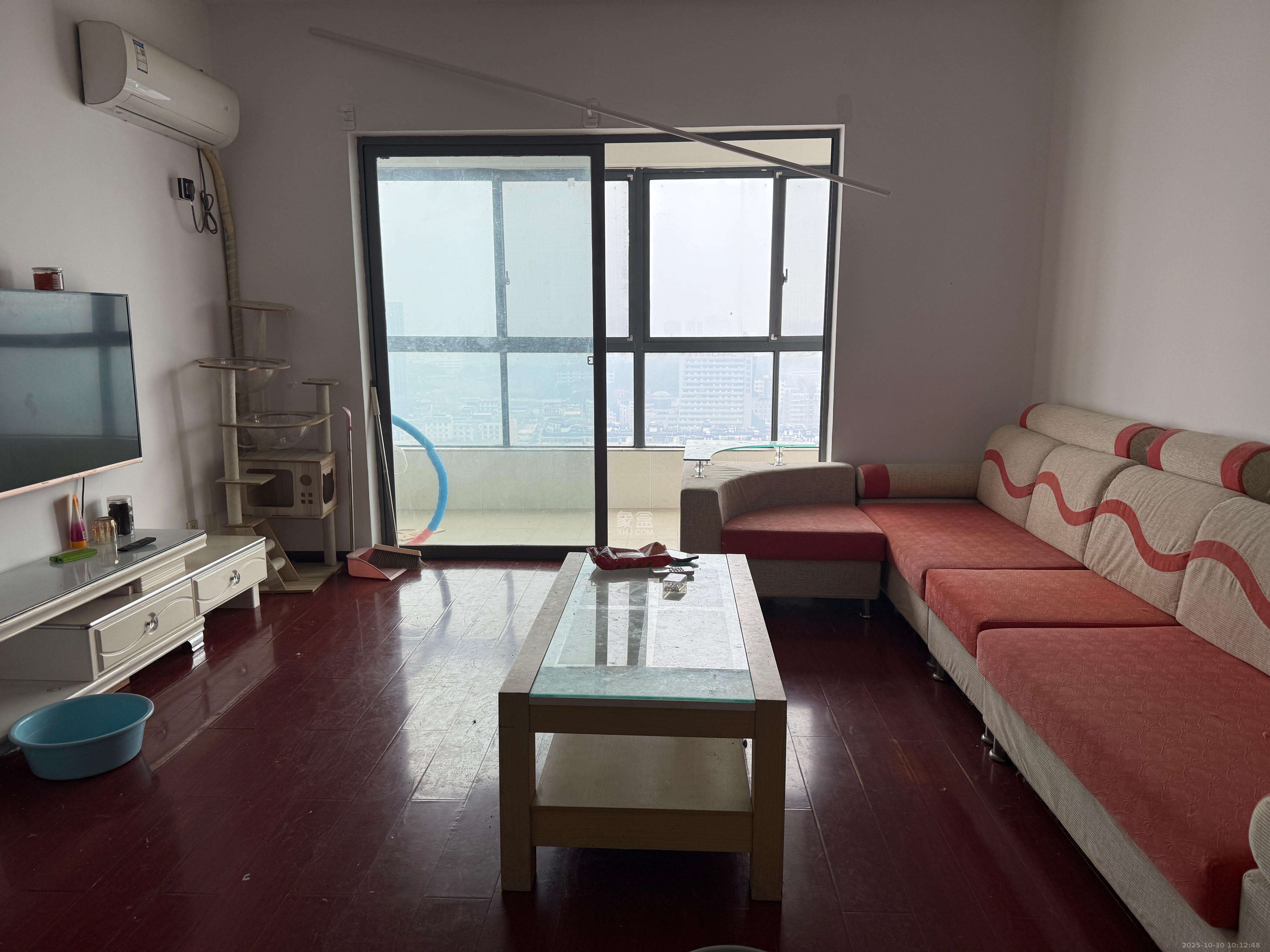 上海城小区 3室2厅2卫 2000.0元/月 上海城小区 3室2厅2卫 2000.0元/月室内图