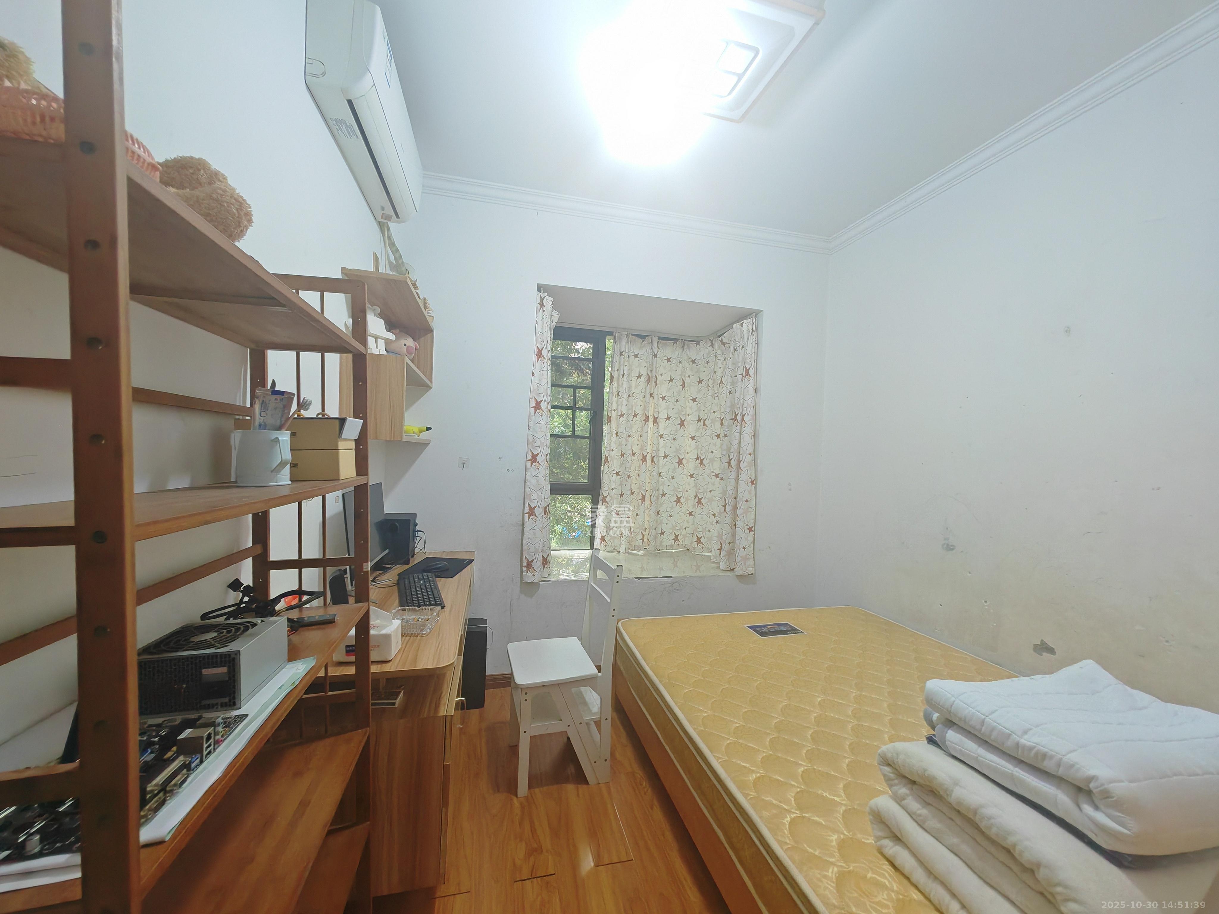 滨江一号（丰泰花园）  3室2厅2卫    2600.0元/月室内图