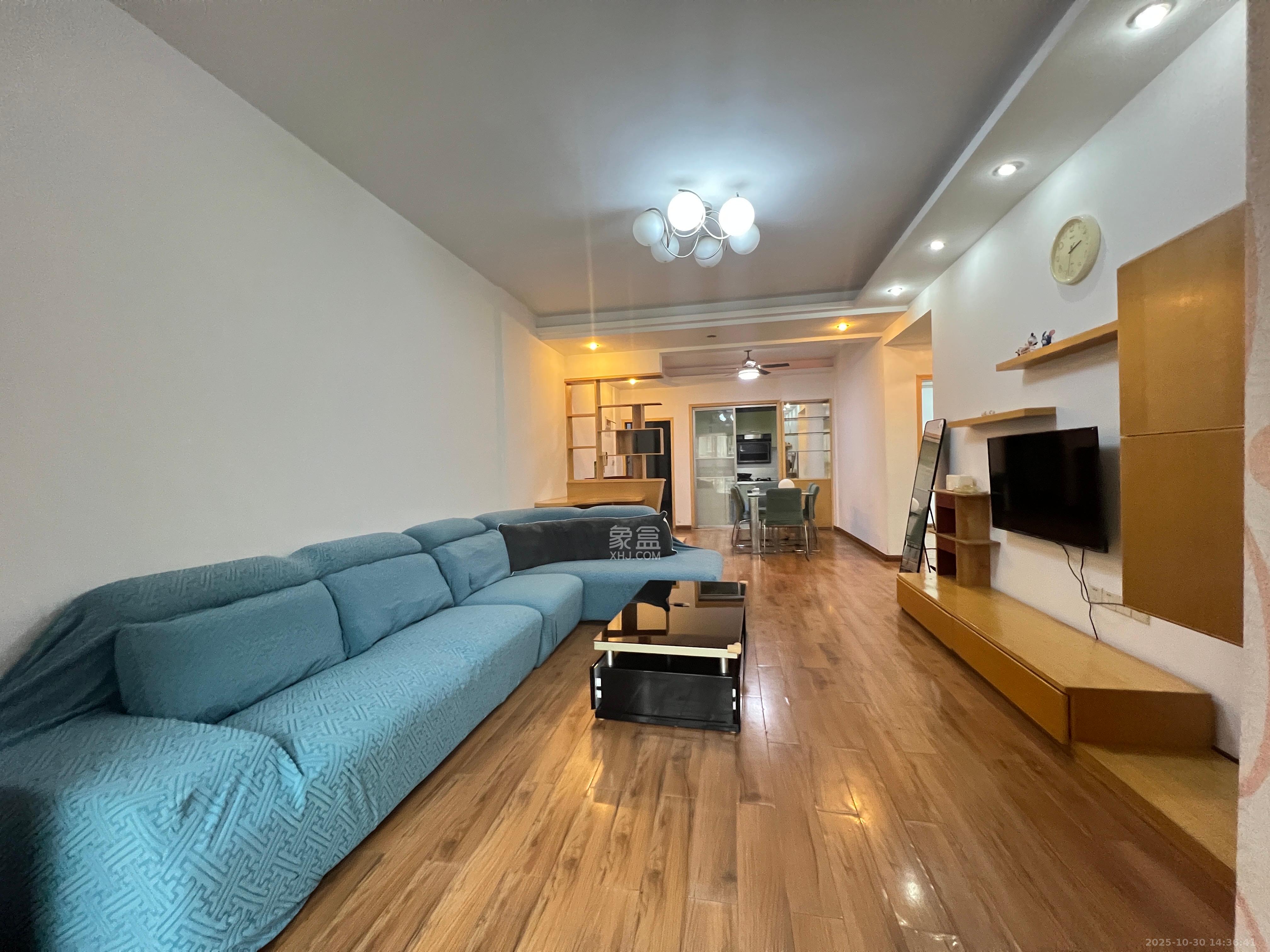 星城国际  2室2厅1卫    1400.0元/月室内图1