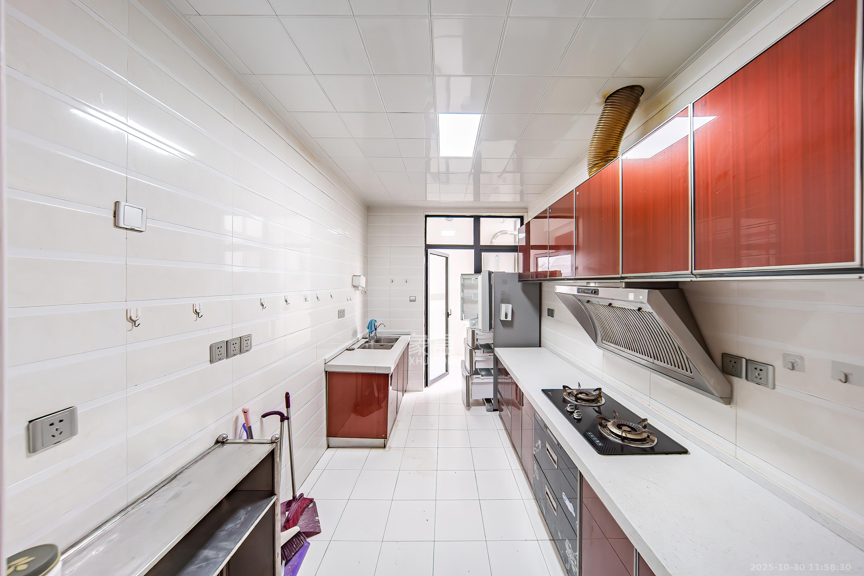 阳光100三期  4室2厅2卫    3000.0元/月 阳光100三期  4室2厅2卫    3000.0元/月室内图